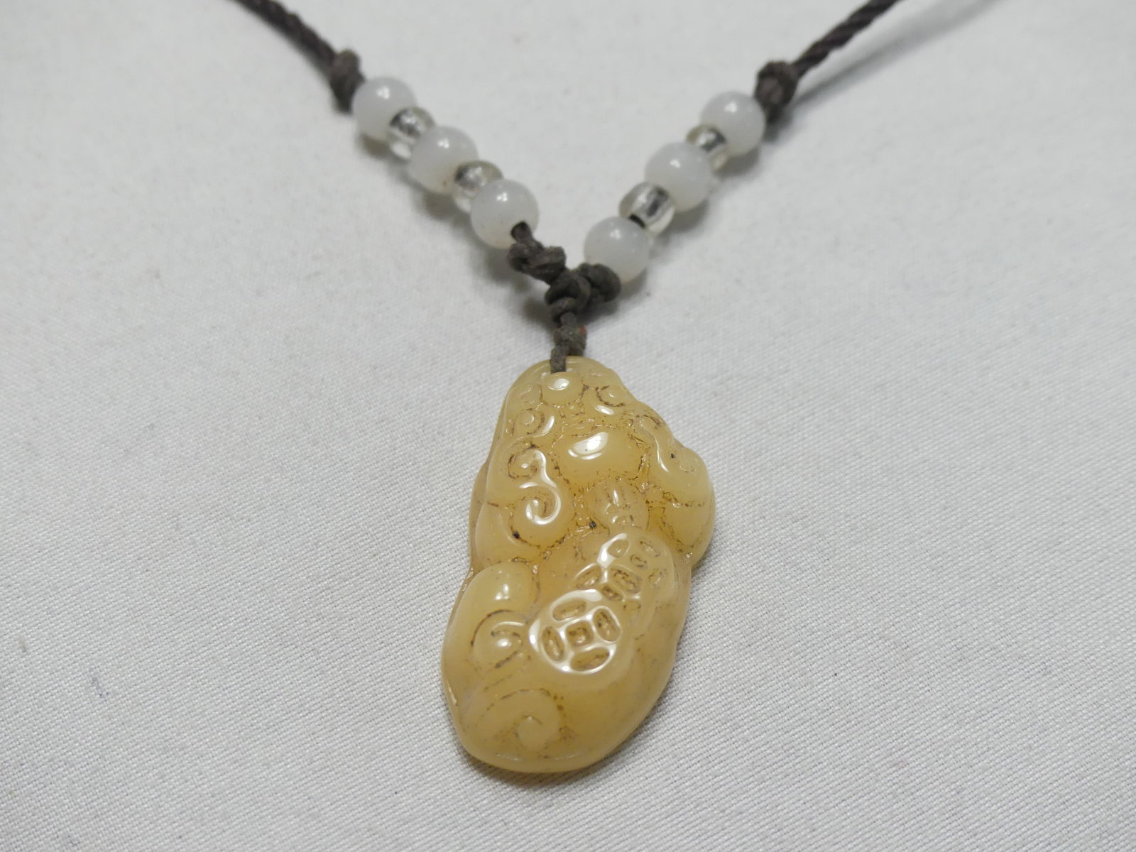 Vintage Carved Jade Foodog Pendant with Rope: see photos