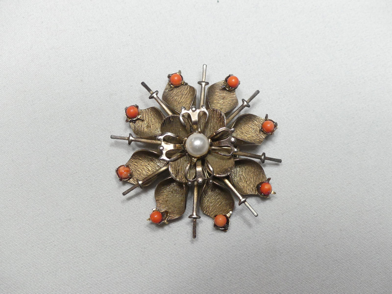 Floral Starburst Brooch (1 of 3)
