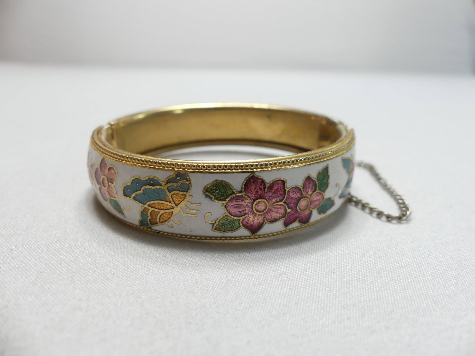 Vintage Enamel Bangle Bracelet: approx. 2.5" diameter