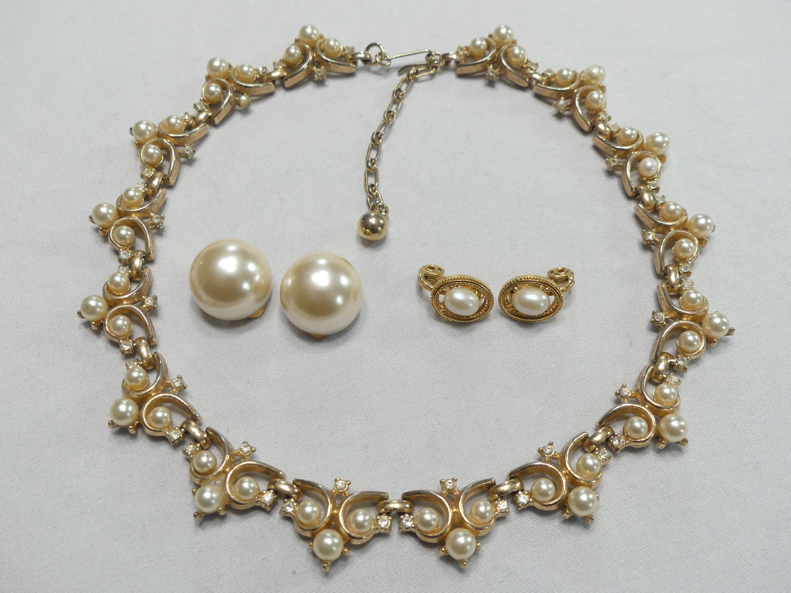 Vintage Faux Pearl Necklace & Two Pairs of Earrings (1 of 9)