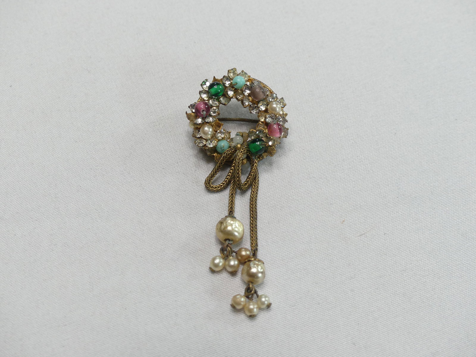 Vintage Wreath Pin (1 of 7)