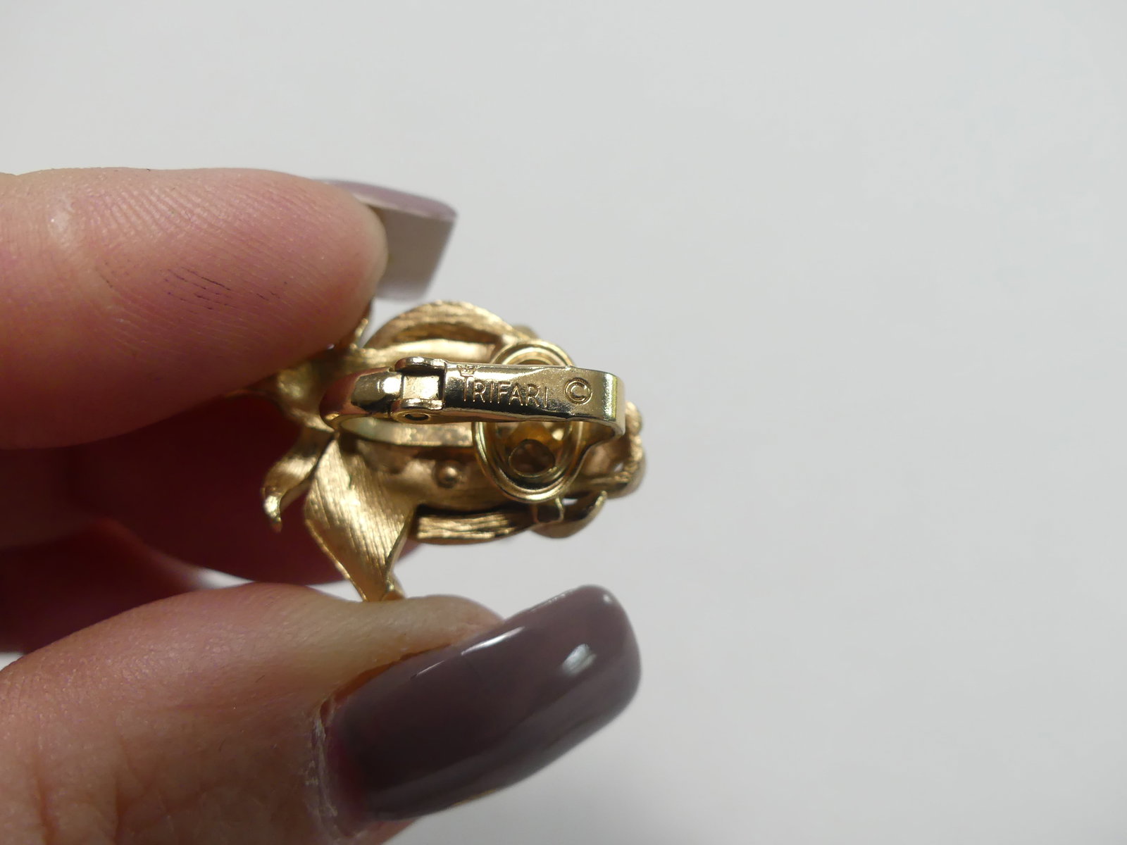 Three Pair Signed Vintage Earclips - 7