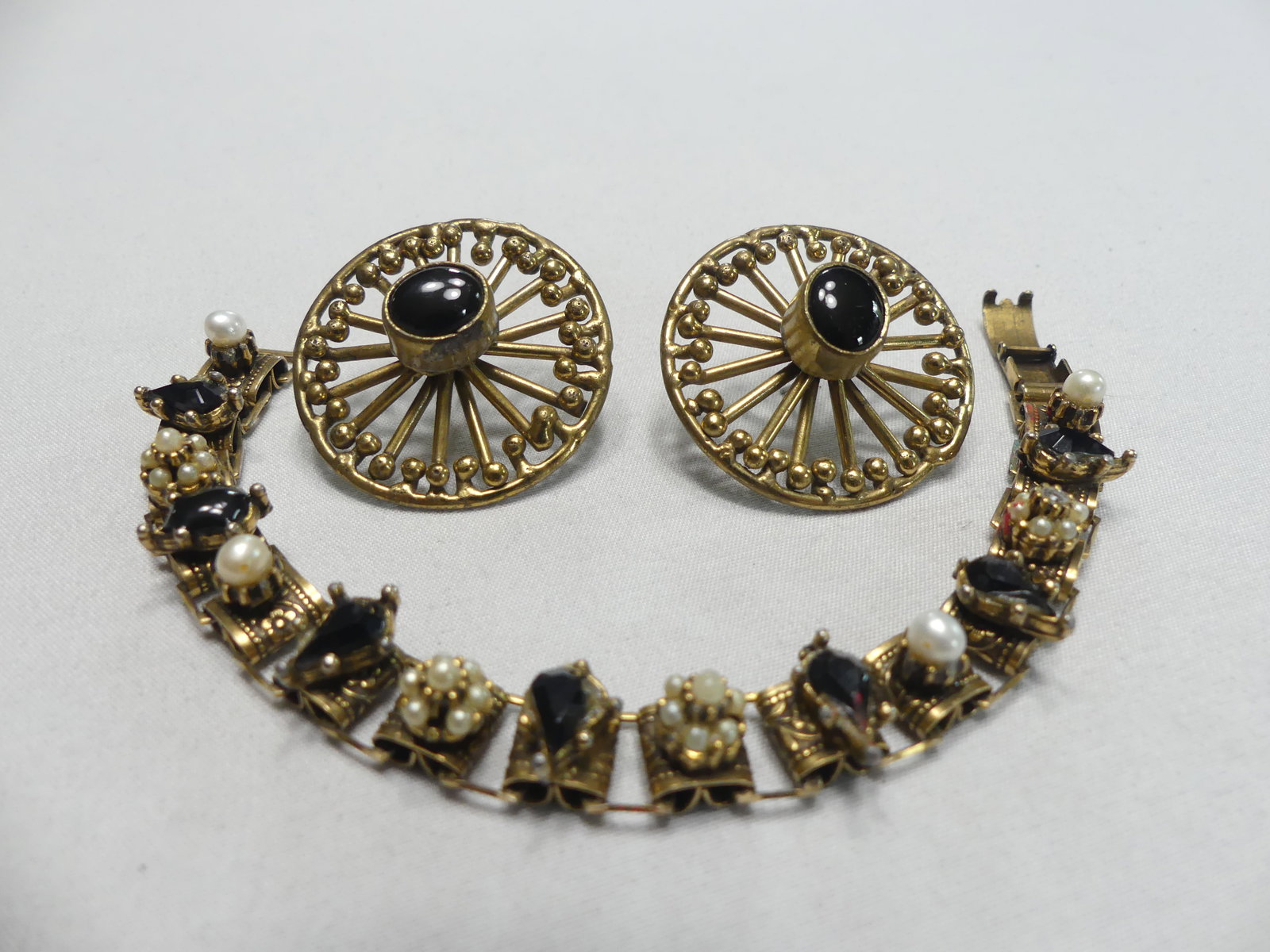 Antique Jet Earrings & Bracelet: 1 pair brass ear studs w/ jet or onyx centers approx. 1.5" & 1 lovely jet & pearl brass bracelet approx. 7.25"