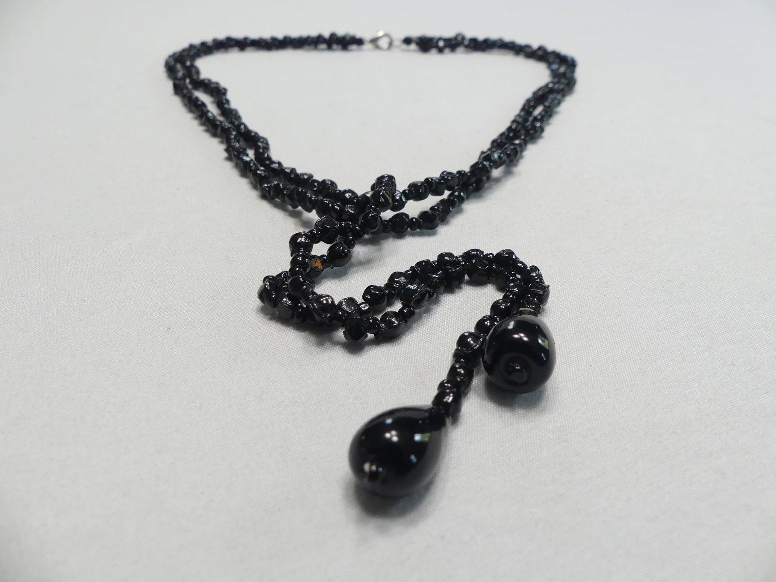 Vintage Onyx Bead Necklace: 19" necklace w/ beaded drop approx. 6"