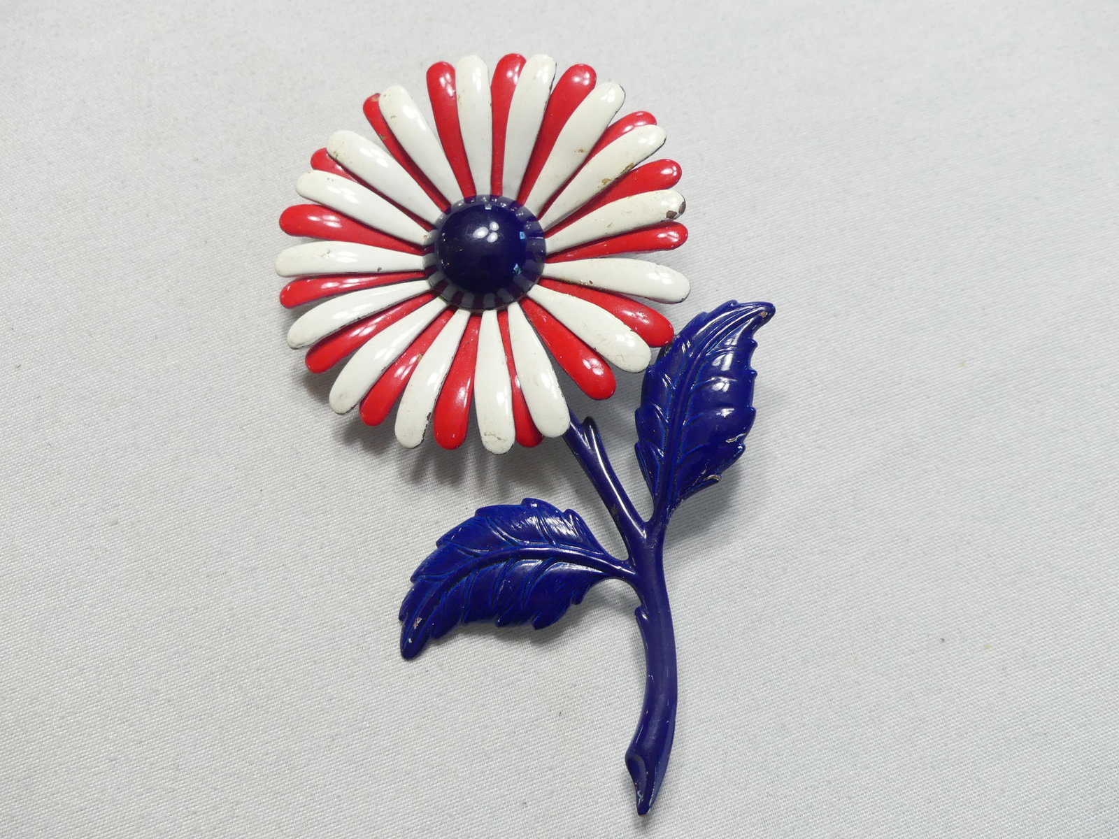 Large Vintage Patriotic Enamel Flower Brooch (1 of 4)