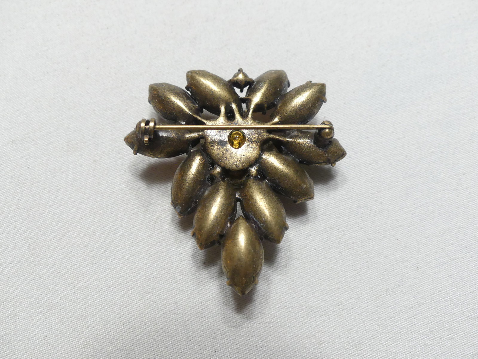 Vintage Faceted Stone Leaf Brooch - 2