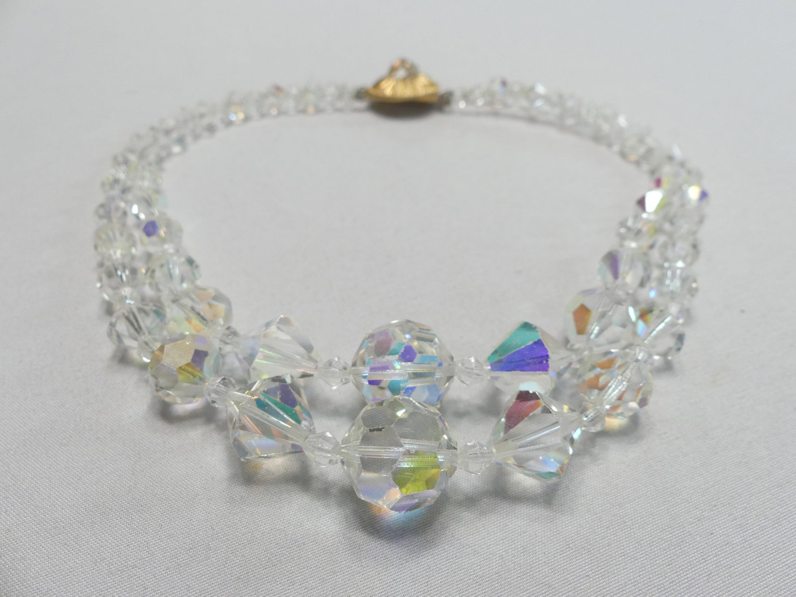 Vintage Cut Iridescent Crystal Double Strand Neclace: aprox. 15"