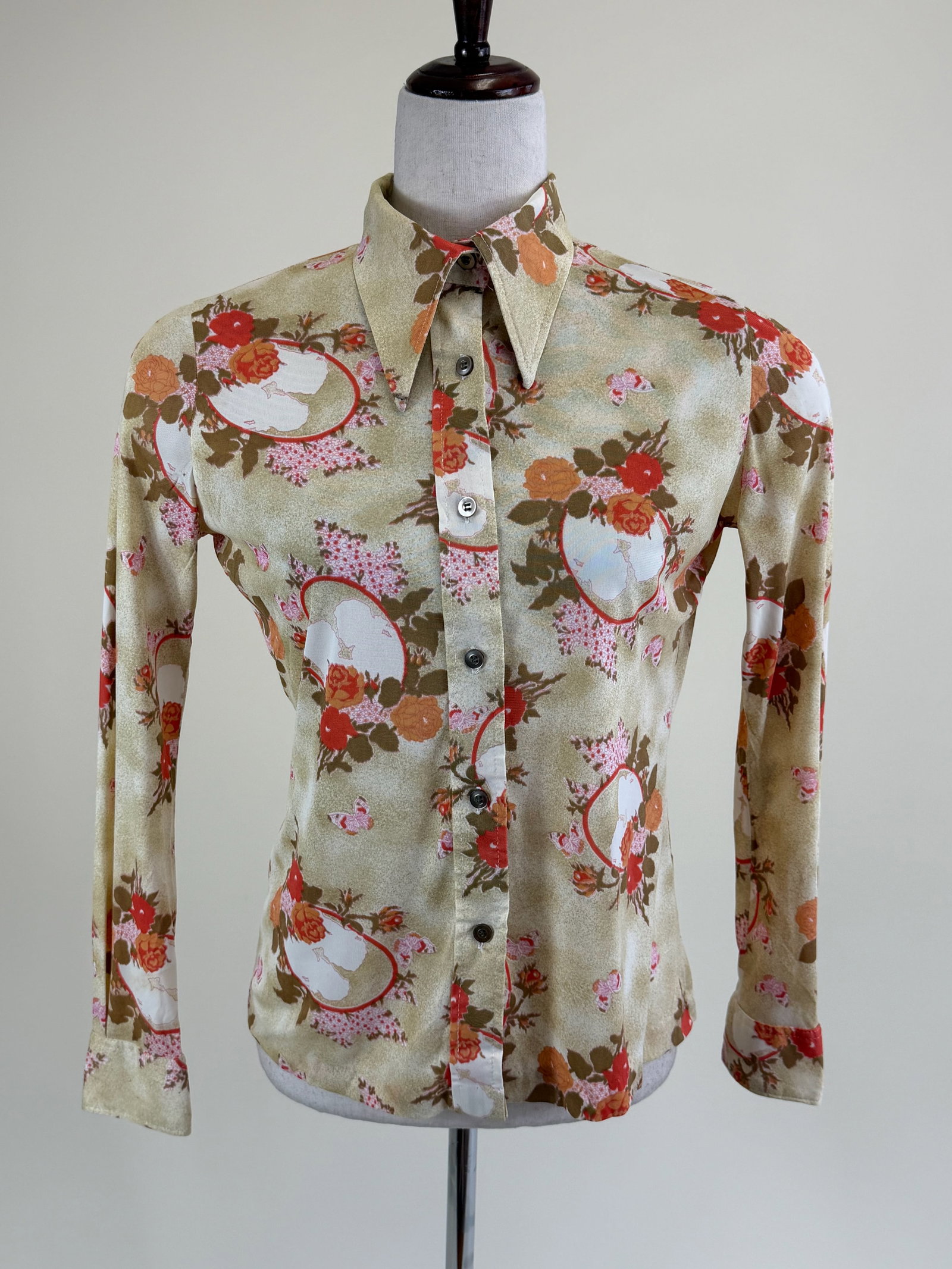 Vintage 1970s Printed Button-Up: B 36", W 33", good condition, see photos