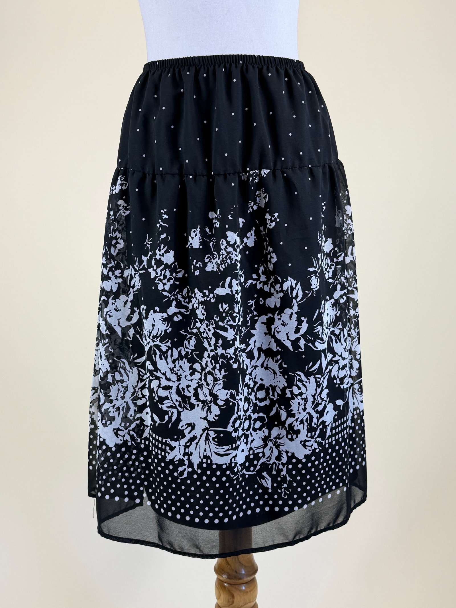 Resist Printed Chiffon Skirt: W up to 40", good condition, see photos