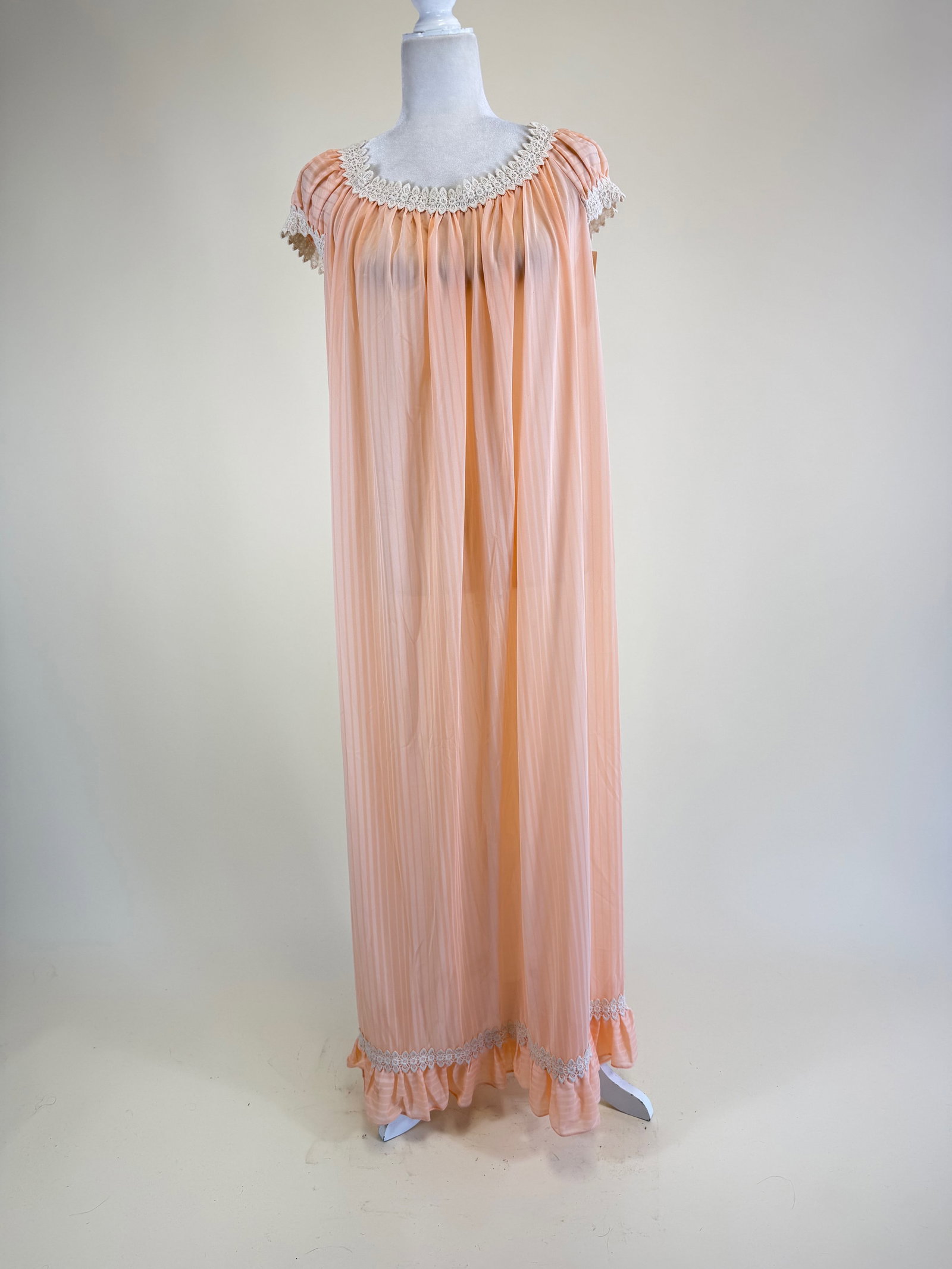 Vintage Deadstock Nightgown (1 of 7)