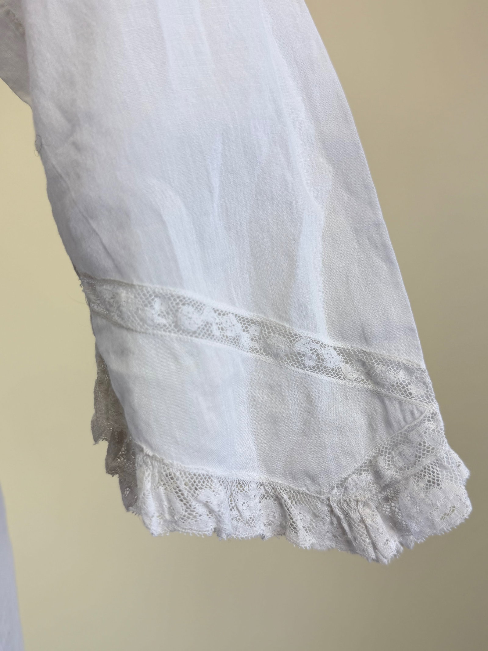 Antique c. 1900 Cotton Mull Wrapper - 7