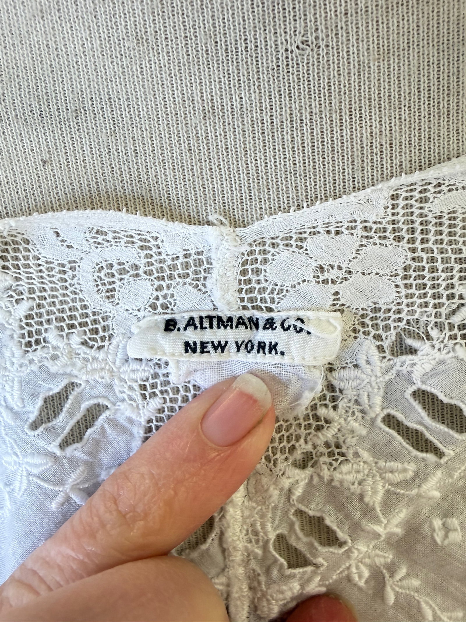 Antique c. 1900 Cotton Mull Wrapper - 9