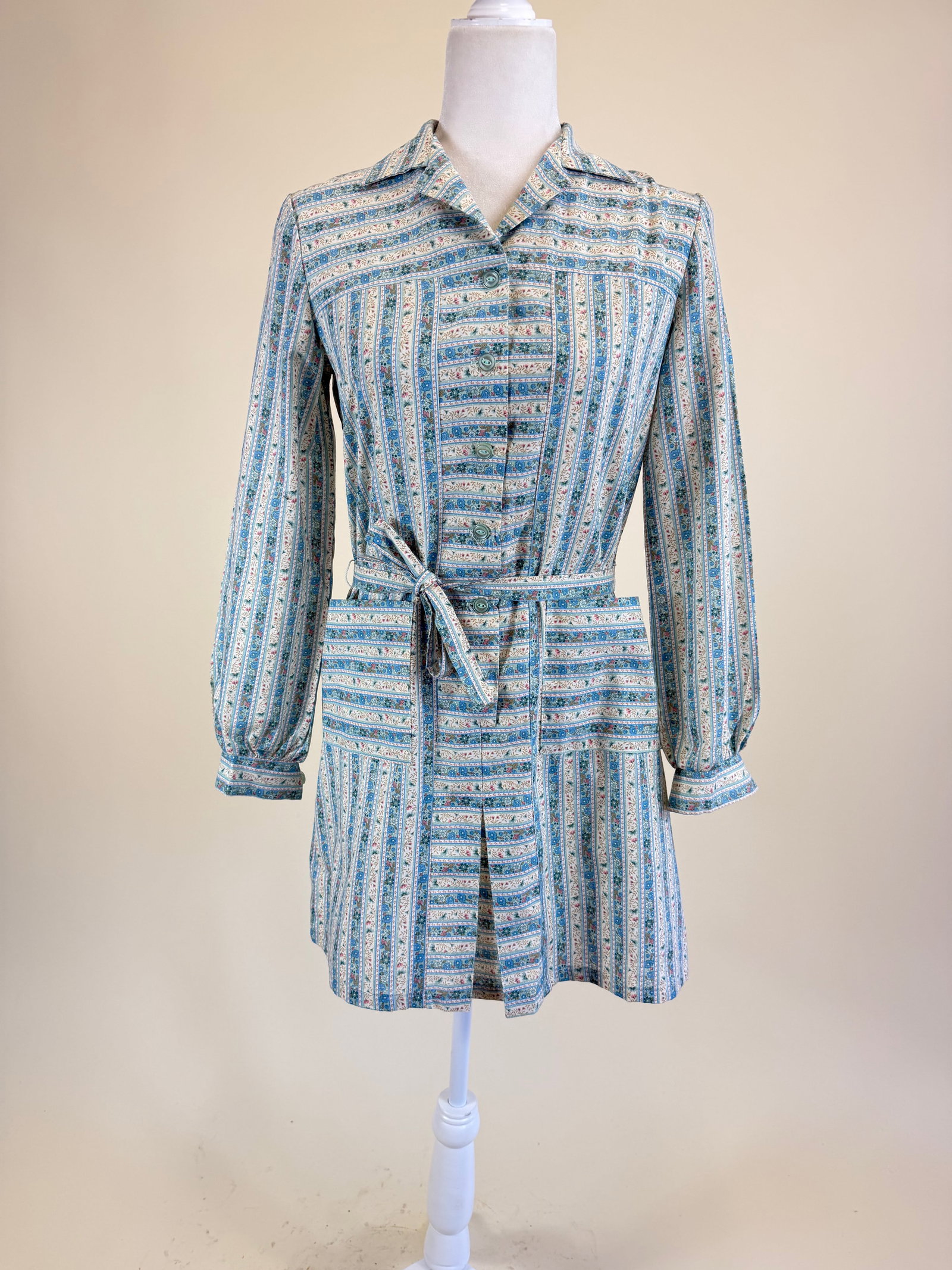 Vintage 1970s Printed Cotton Minidress: w/ original tie belt, B 36", W 34", good condition, see photos