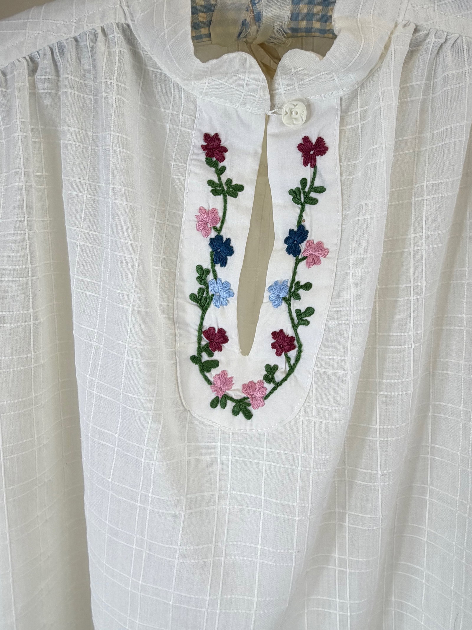 Two White Vintage Blouses - 4