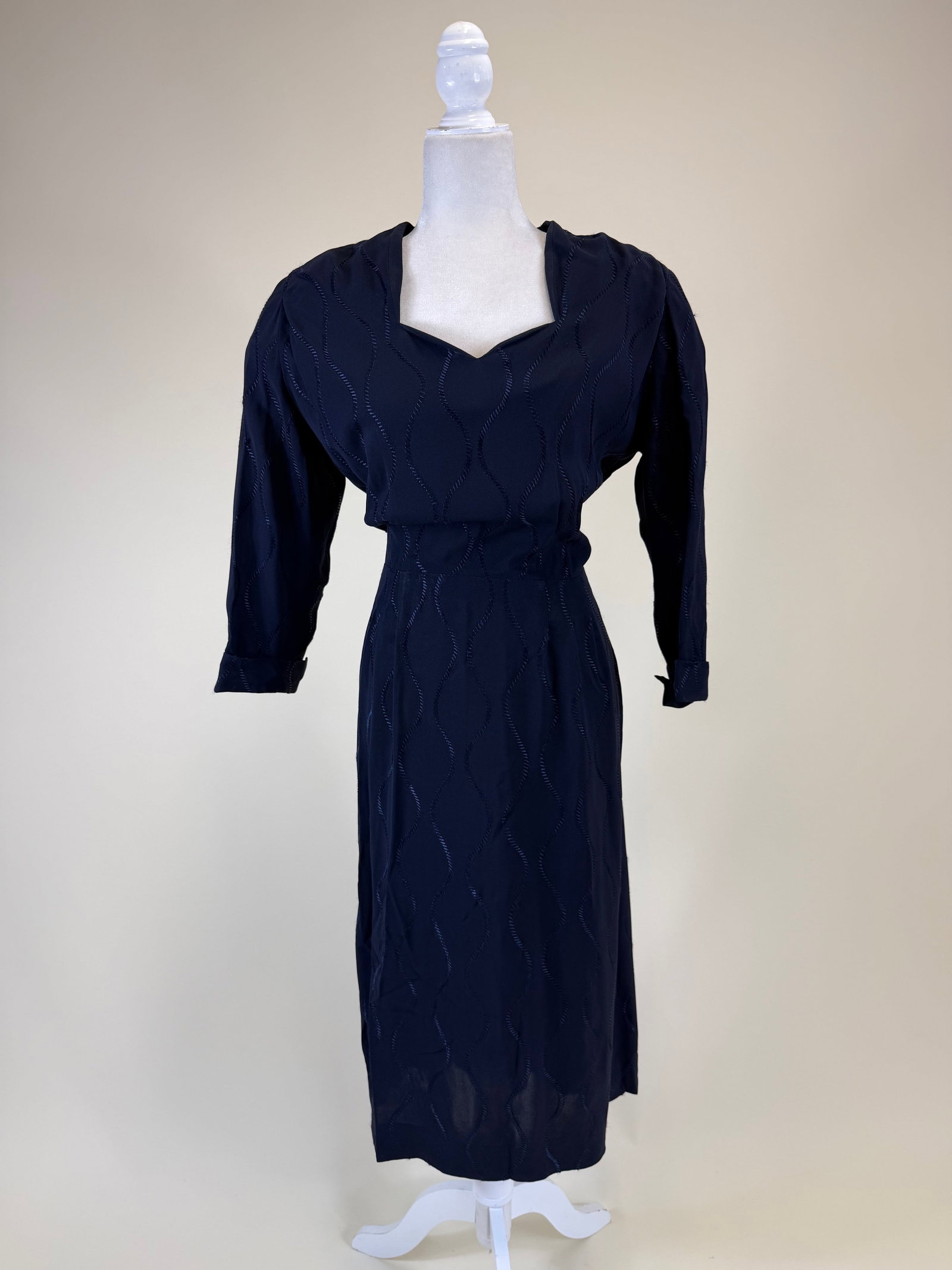 Vintage Late 1940s Embroidered Navy Crepe Dress: B 40", W 32", see photos