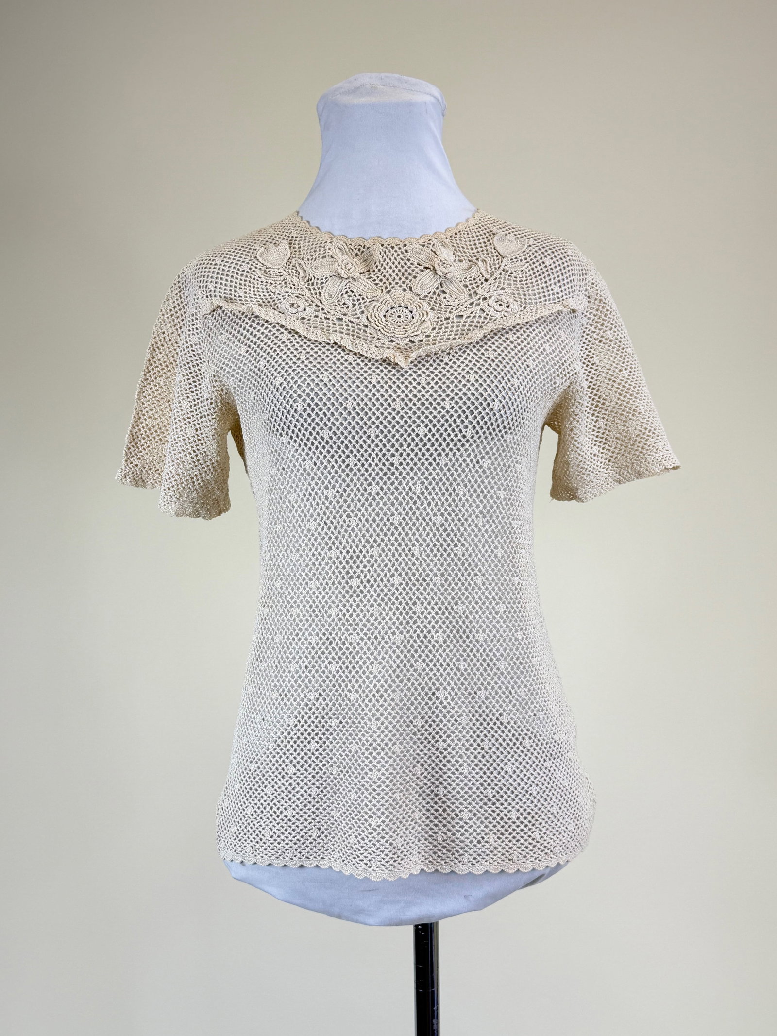 Vintage 1960s Cotton Crochet Blouse: B 34", W 32", good condition, see photos