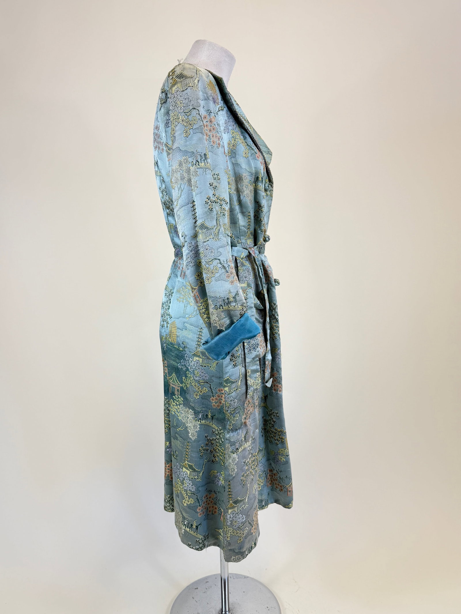 Vintage 1940s Patterned Silk Export Robe - 3