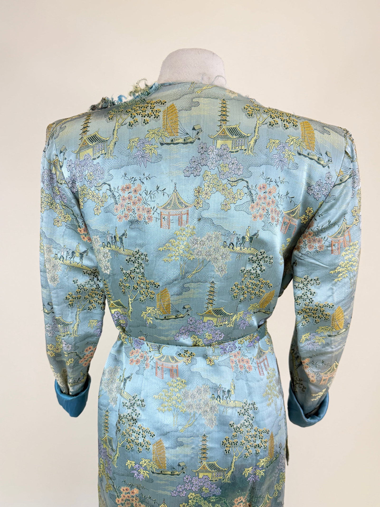 Vintage 1940s Patterned Silk Export Robe - 6