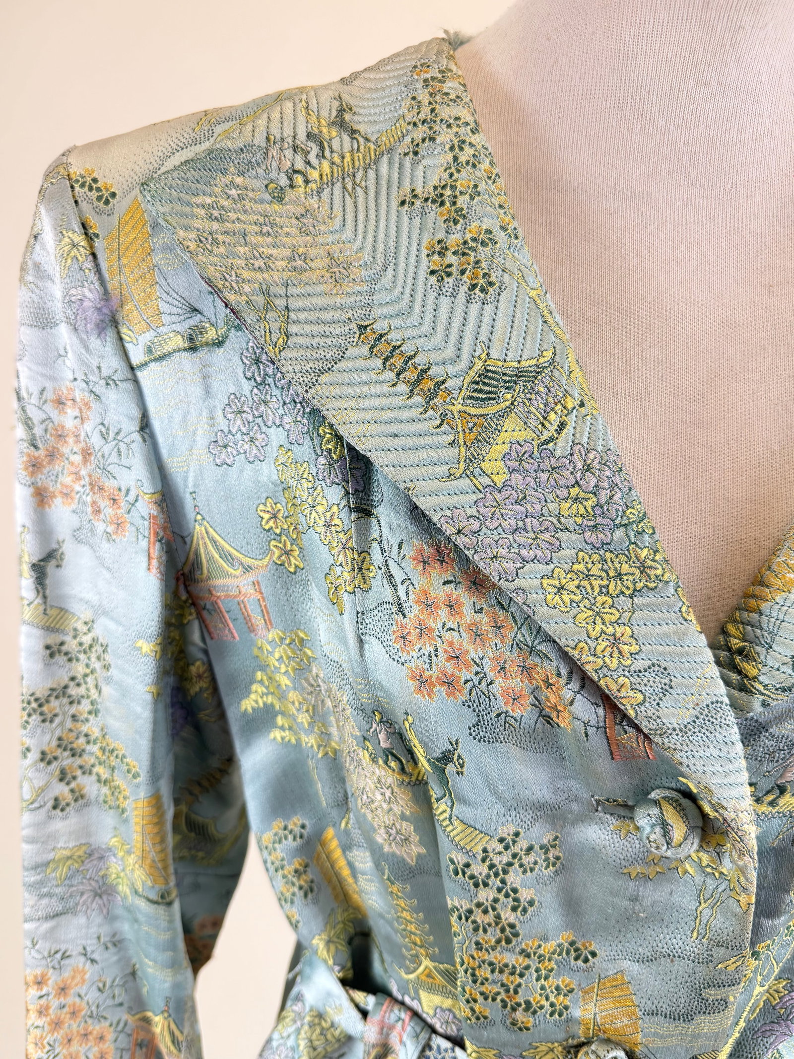 Vintage 1940s Patterned Silk Export Robe - 7