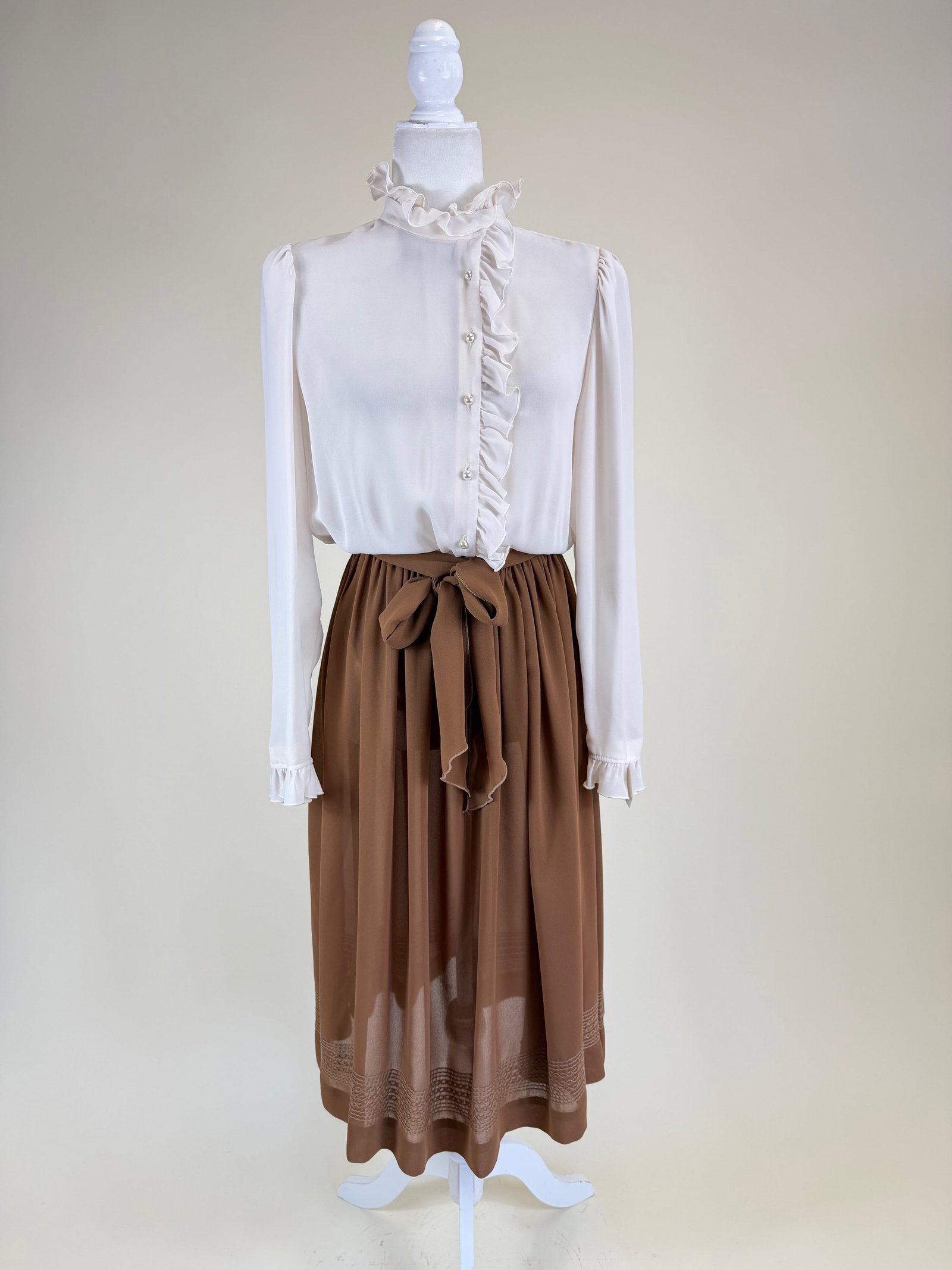 Vintage 1970s Bone & Brown Chiffon Day Dress: w/ original tie belt, B 38", W 32", great condition, see photos