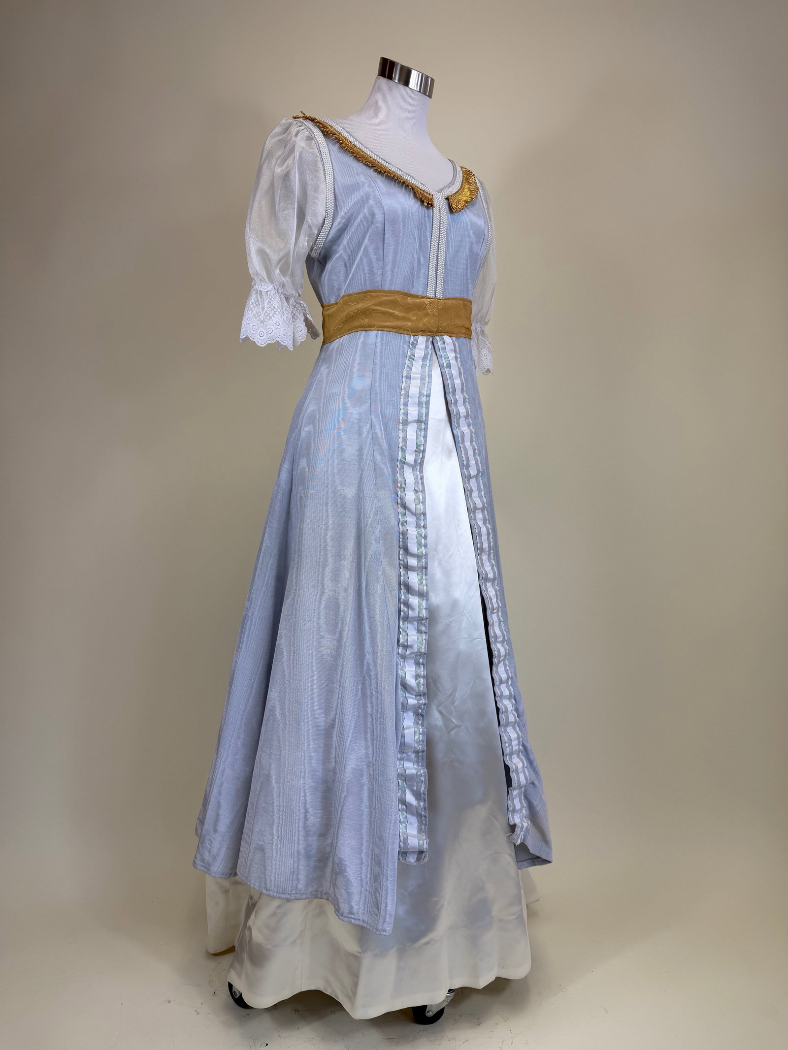 Vintage Renaissance Stage Costume: B 35", W 30", good condition, see photos