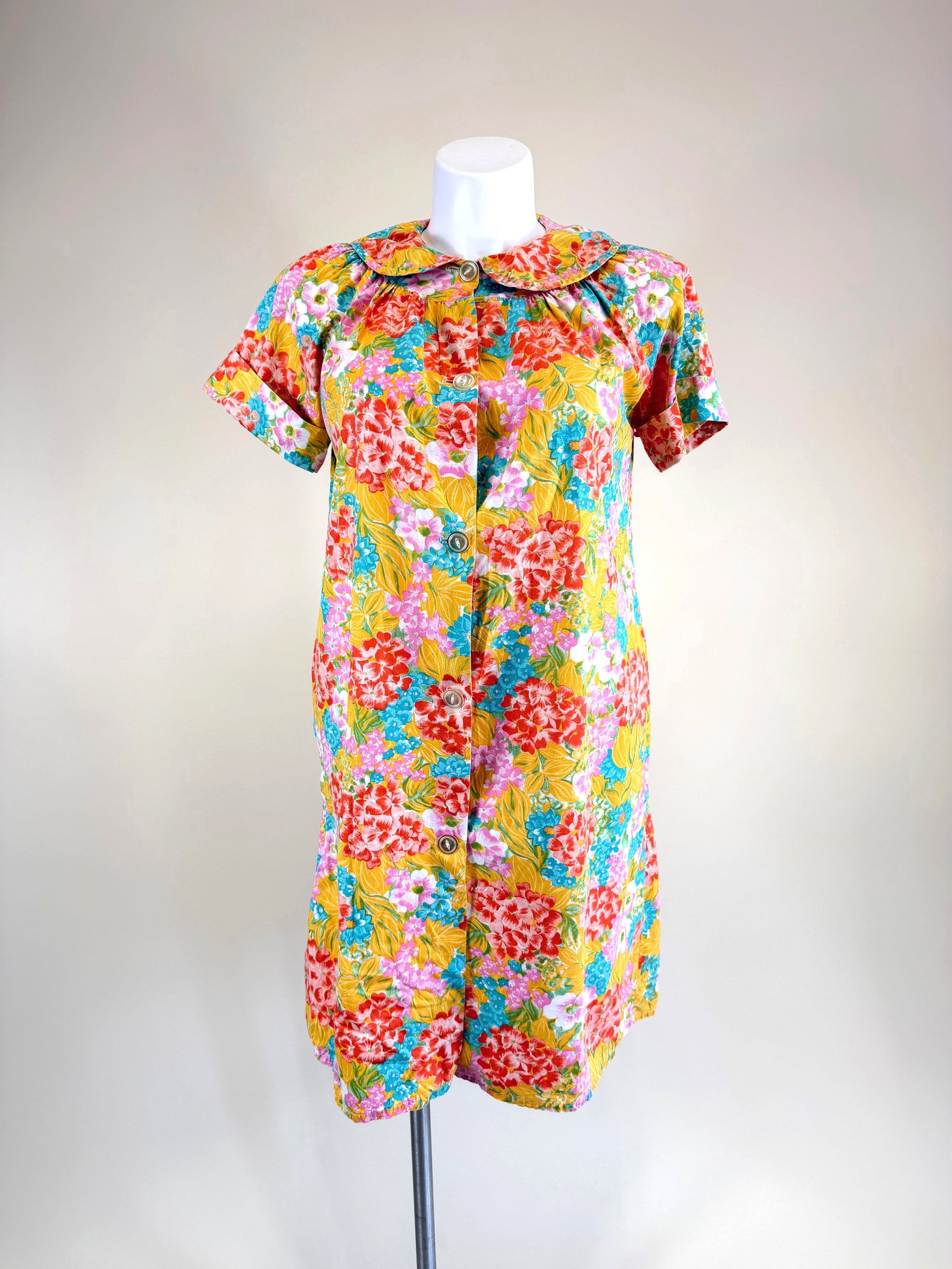 VINTAGE 1960s PRINTED COTTON HOUSEDRESS (1 of 5)