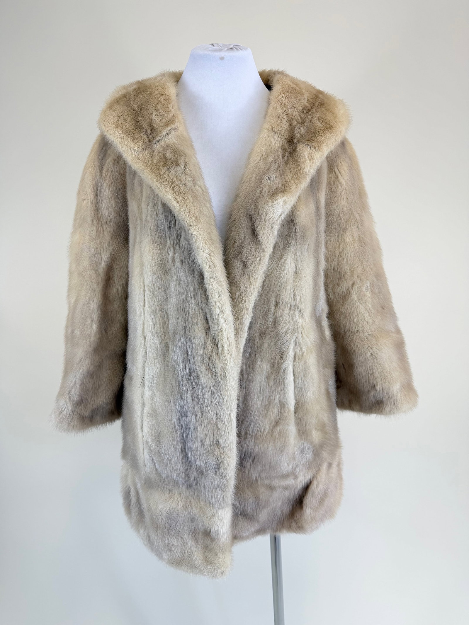 VINTAGE 1960s MINK COAT: SH-SH 20", light crushing, see photos