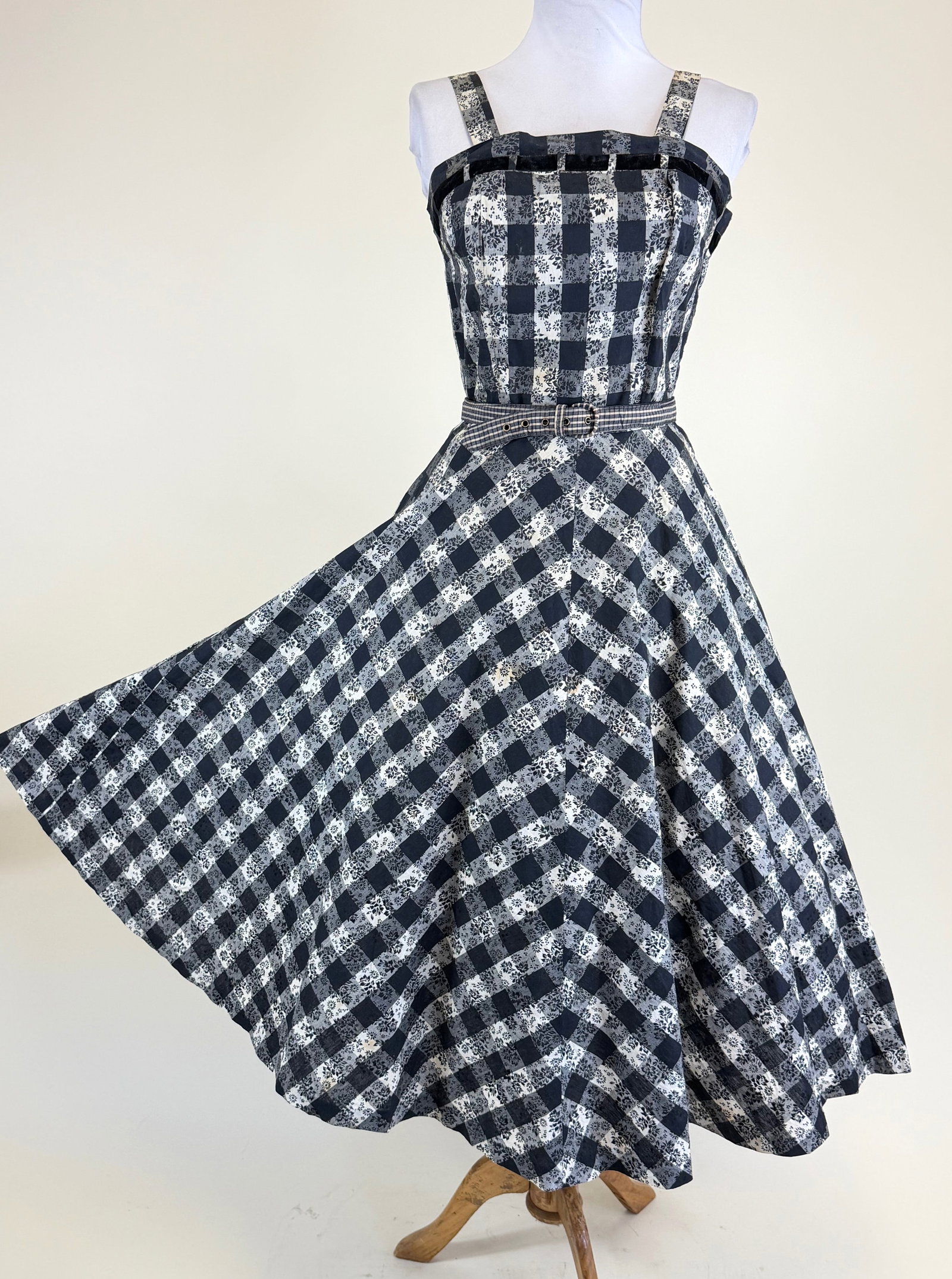 VINTAGE 1950s PRINTED PLAID PARTY DRESS (1 of 8)