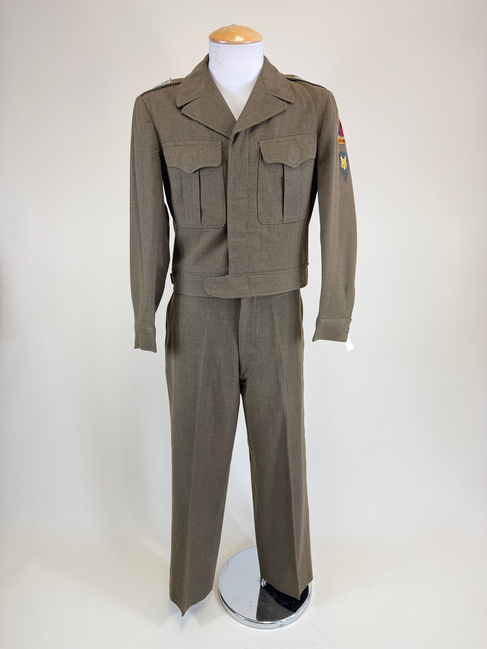 VINTAGE US ARMY 2ND ARMORED DIVISION UNIFORM (1 of 10)