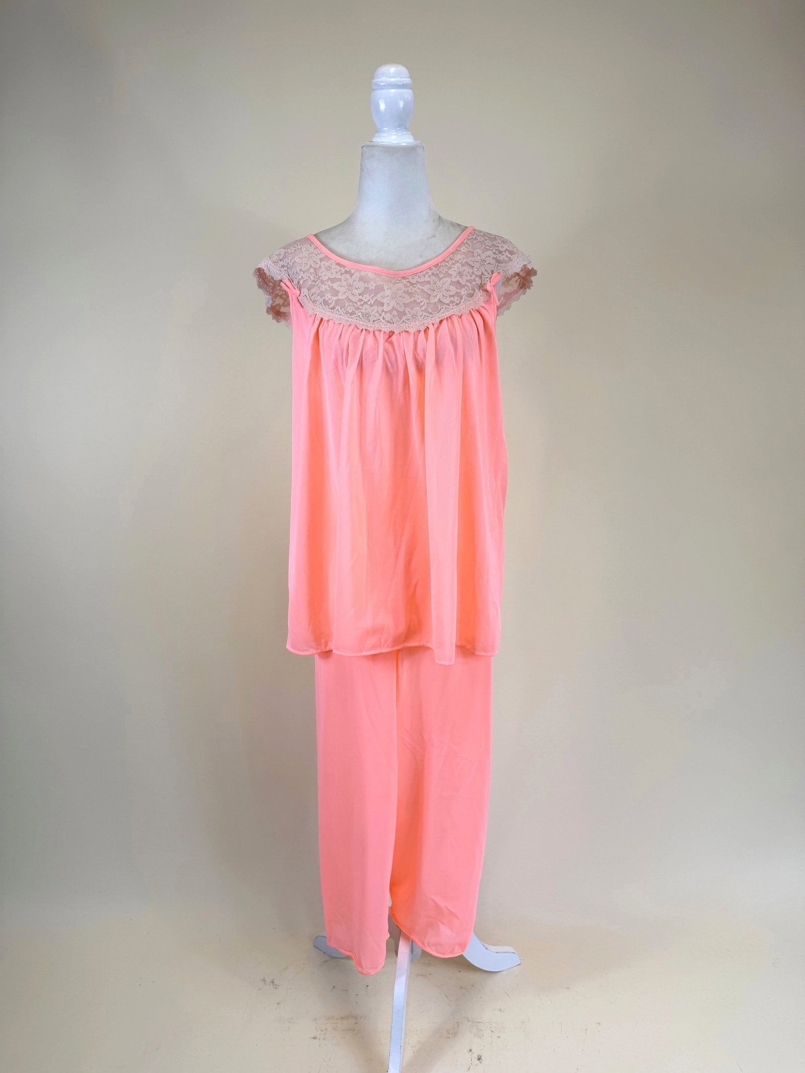 VINTAGE 1960s PAJAMA SET (1 of 7)