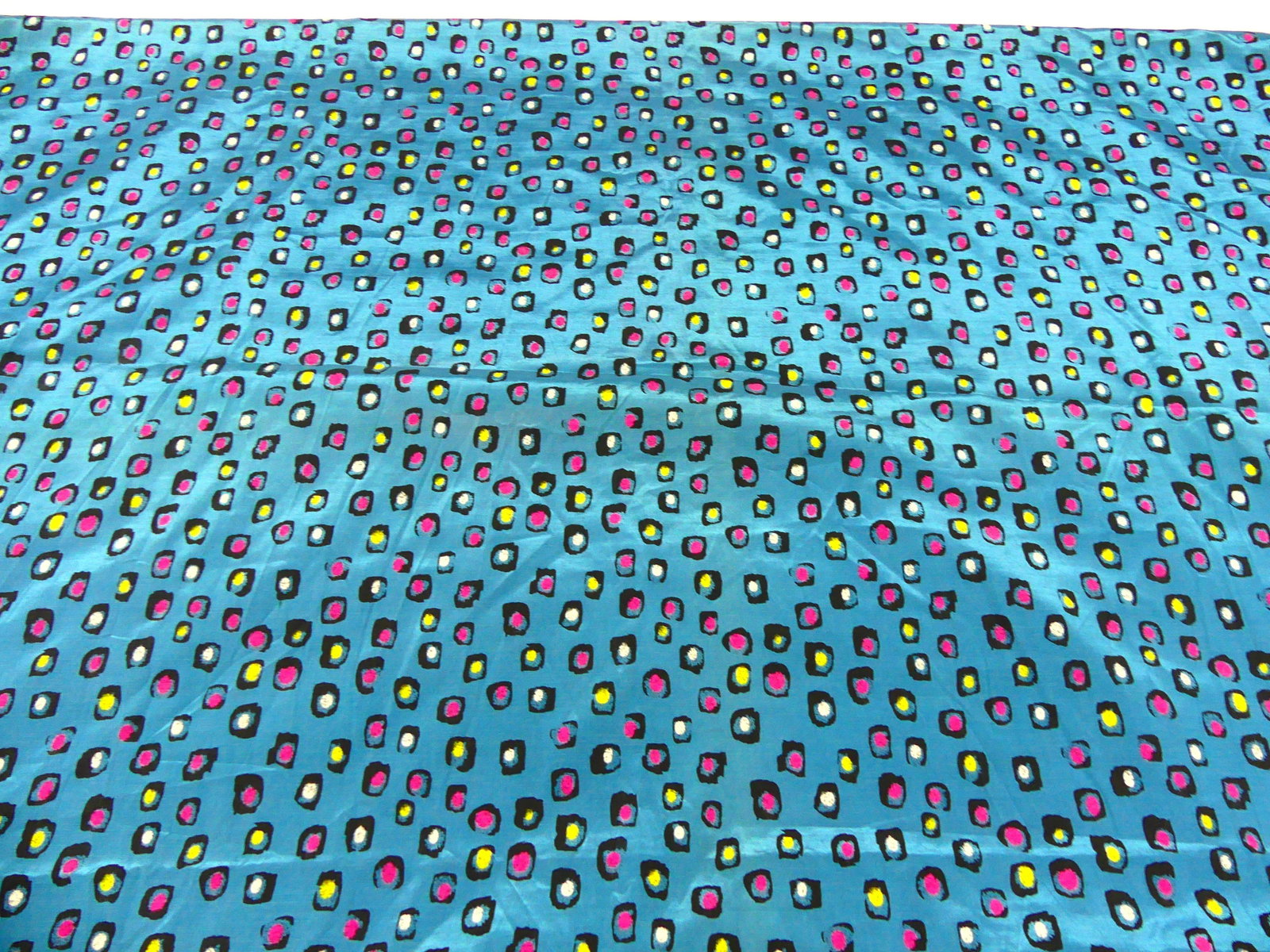 VINTAGE ABSTRACT SPOTS PRINT MOTIF YARDAGE: approx. 45" x 215"