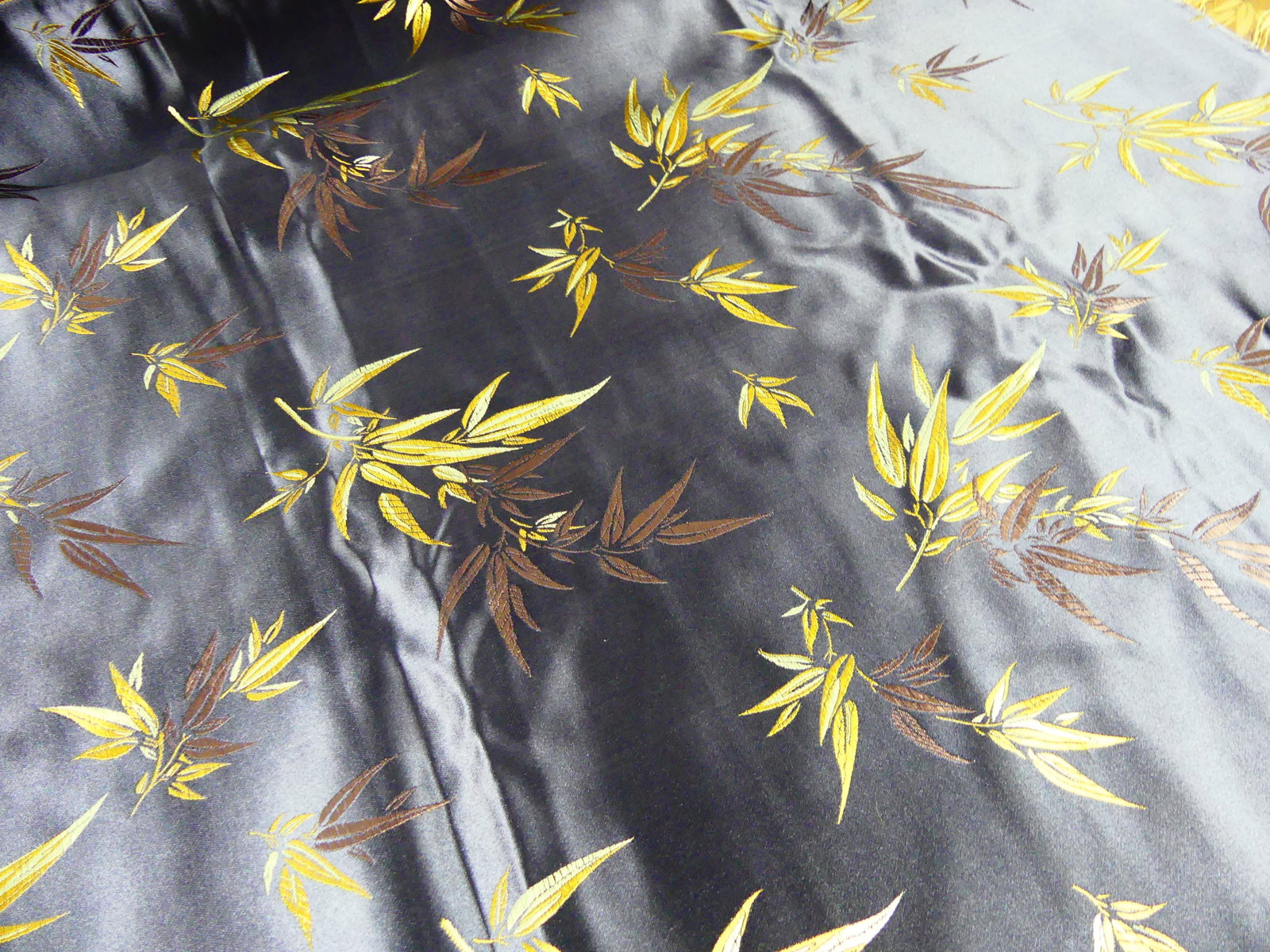 VINTAGE PATTERNED SATIN YARDAGE - 3