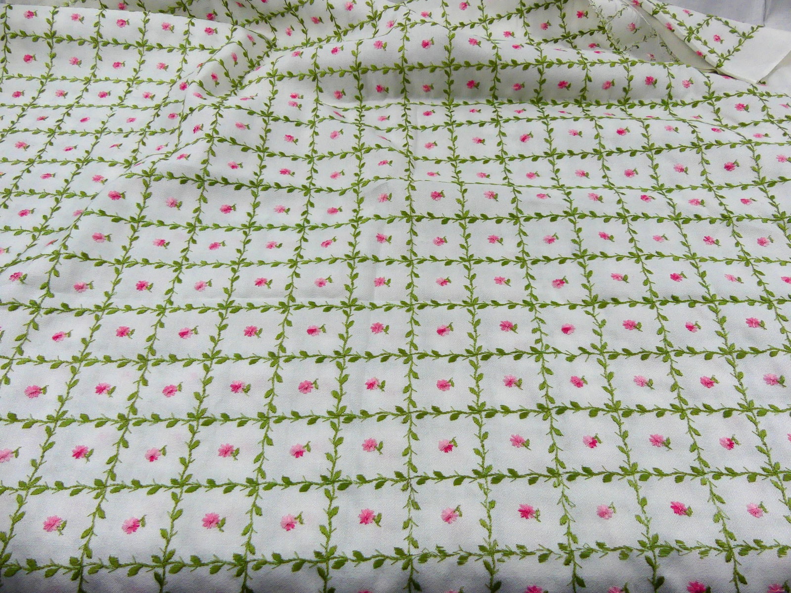 VINTAGE GARDEN TRELLIS EMBROIDERED PANEL (1 of 4)