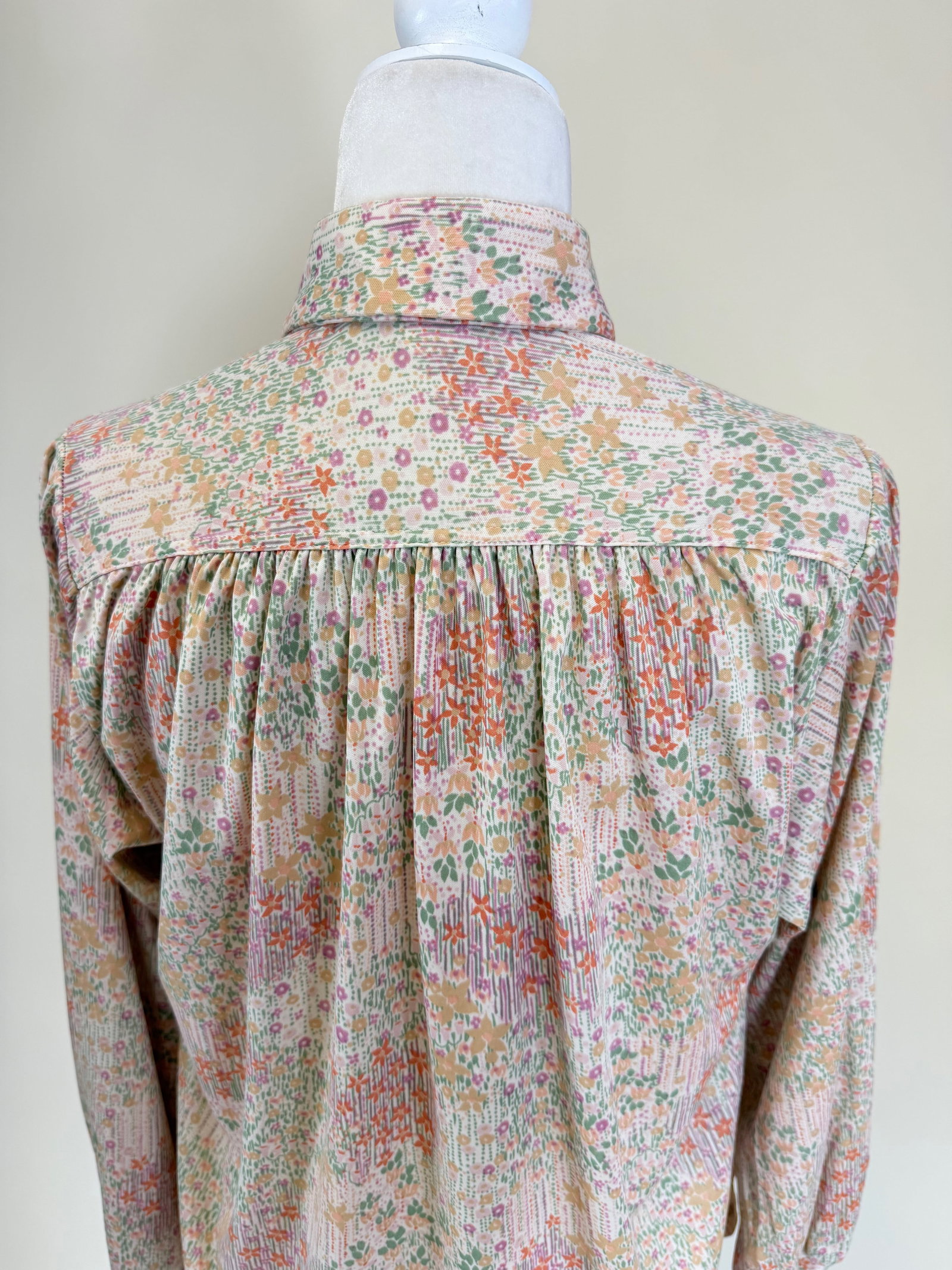 TWO VINTAGE 1970s/80s BLOUSES - 8