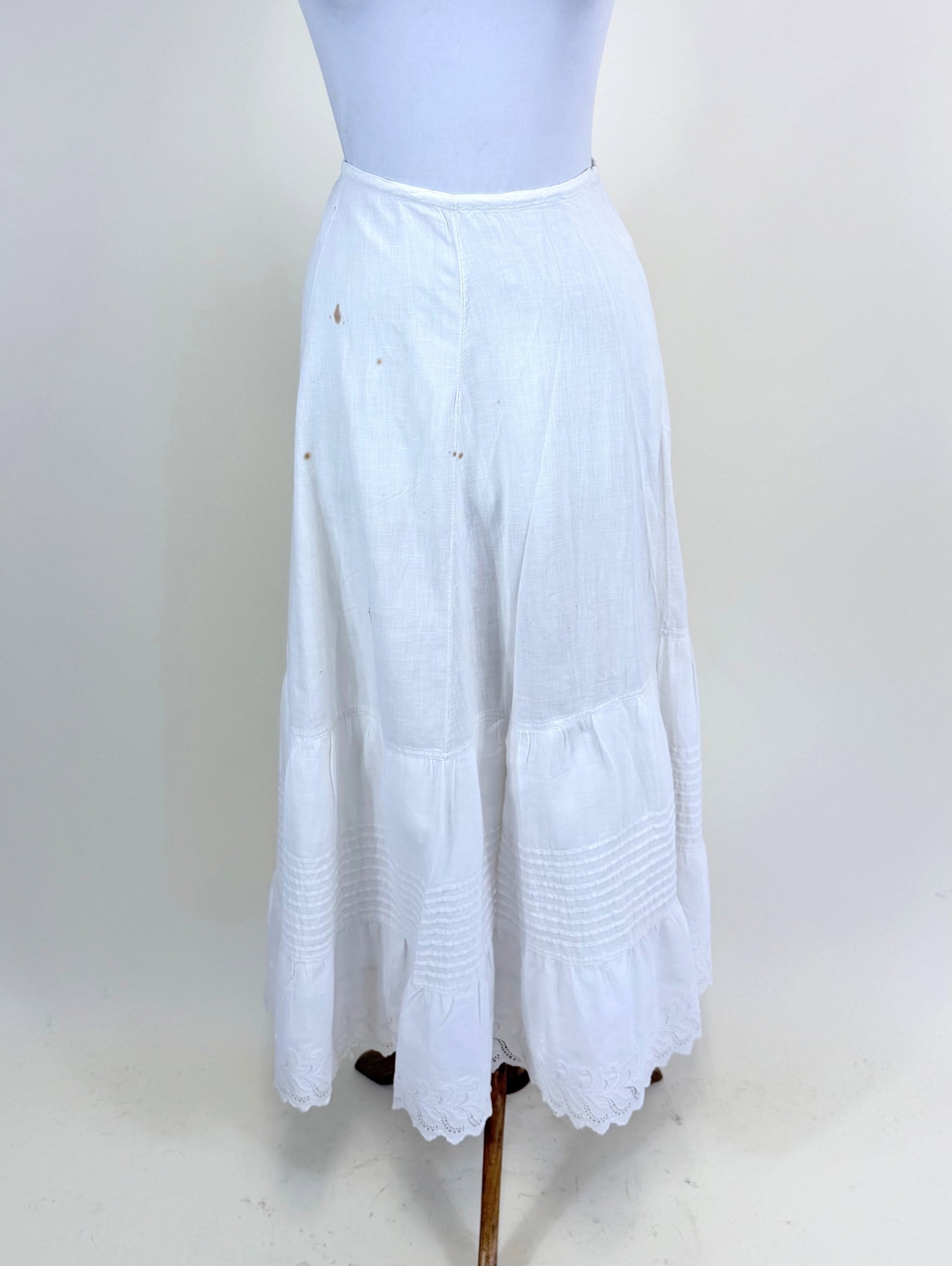 ANTIQUE COTTON PETTICOAT (1 of 8)