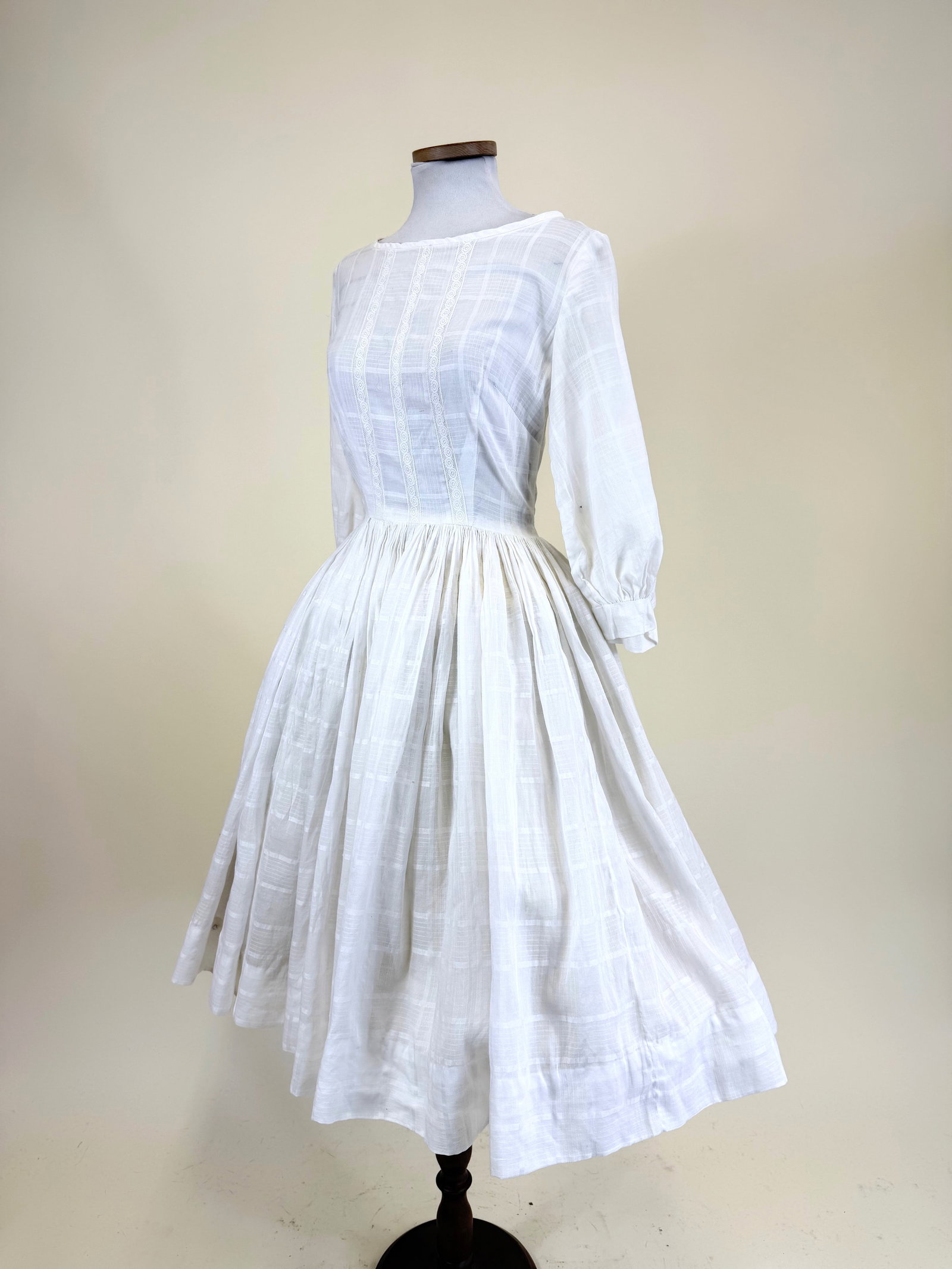VINTAGE 1950s COTTON SUMMER DRESS (1 of 8)