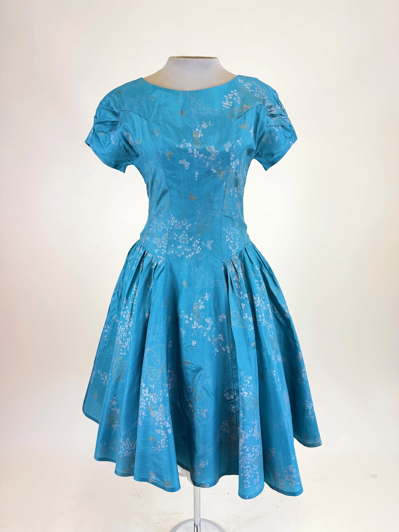 VINTAGE 1950s GOLD & SILVER PRINTED PARTY DRESS (1 of 7)