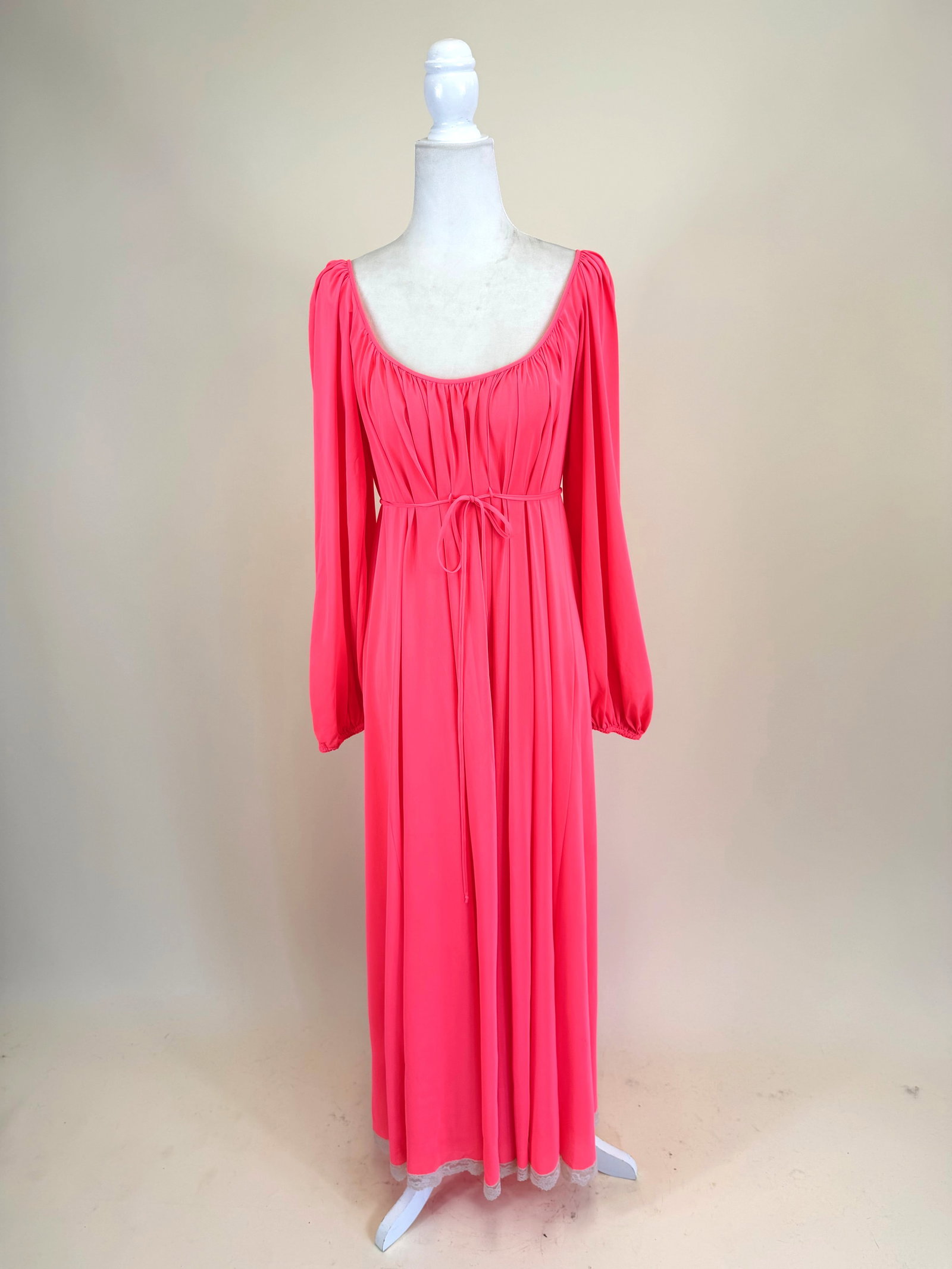 VINTAGE 1970s BOUDOIR GOWN (1 of 5)