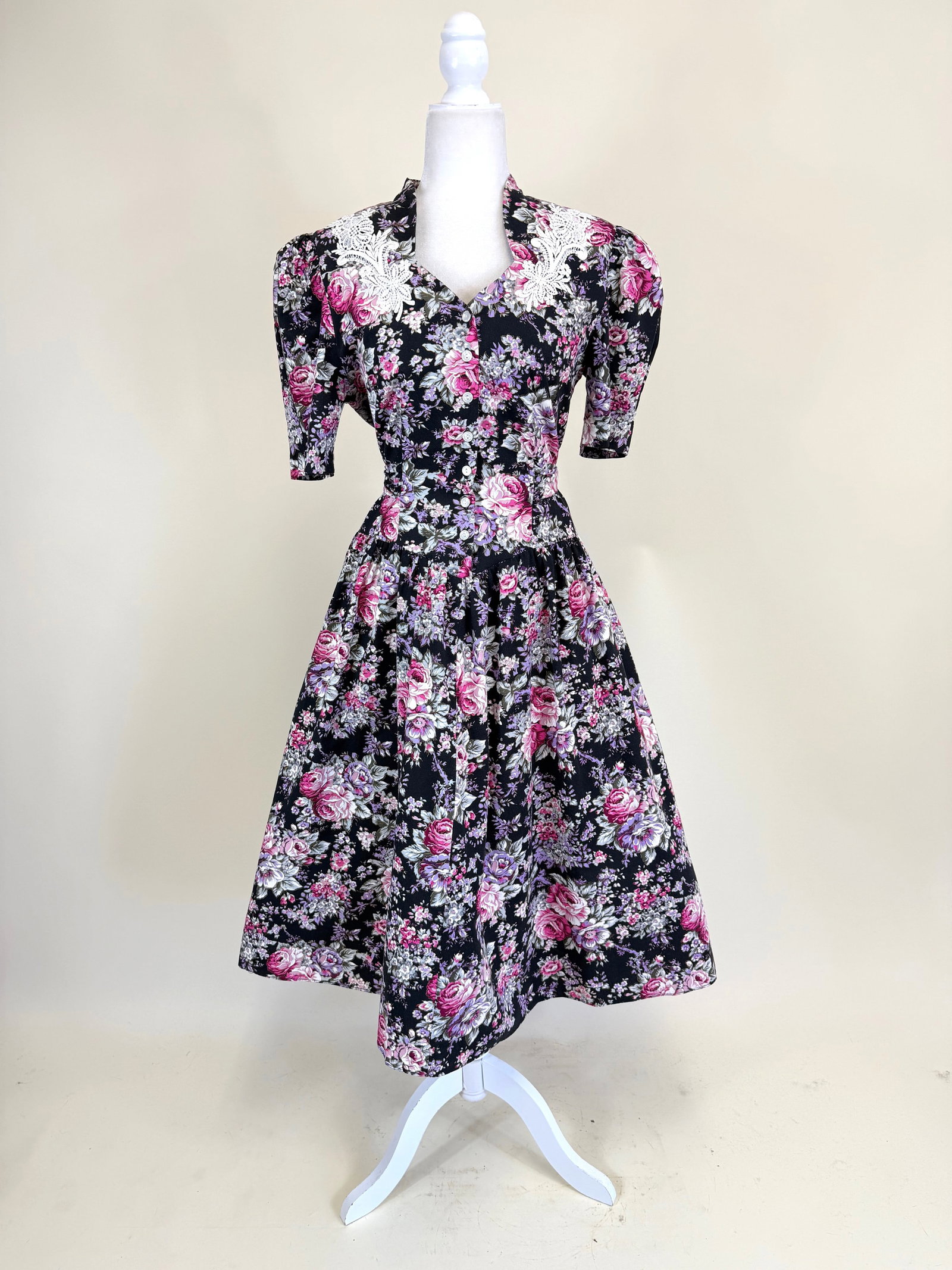 VINTAGE 1980s PRINTED GARDEN PARTY DRESS (1 of 6)