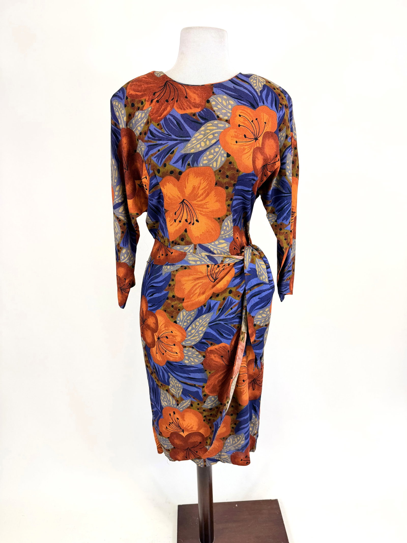 VINTAGE 1980s PRINTED FAUX WRAP DRESS: W 31", good condition