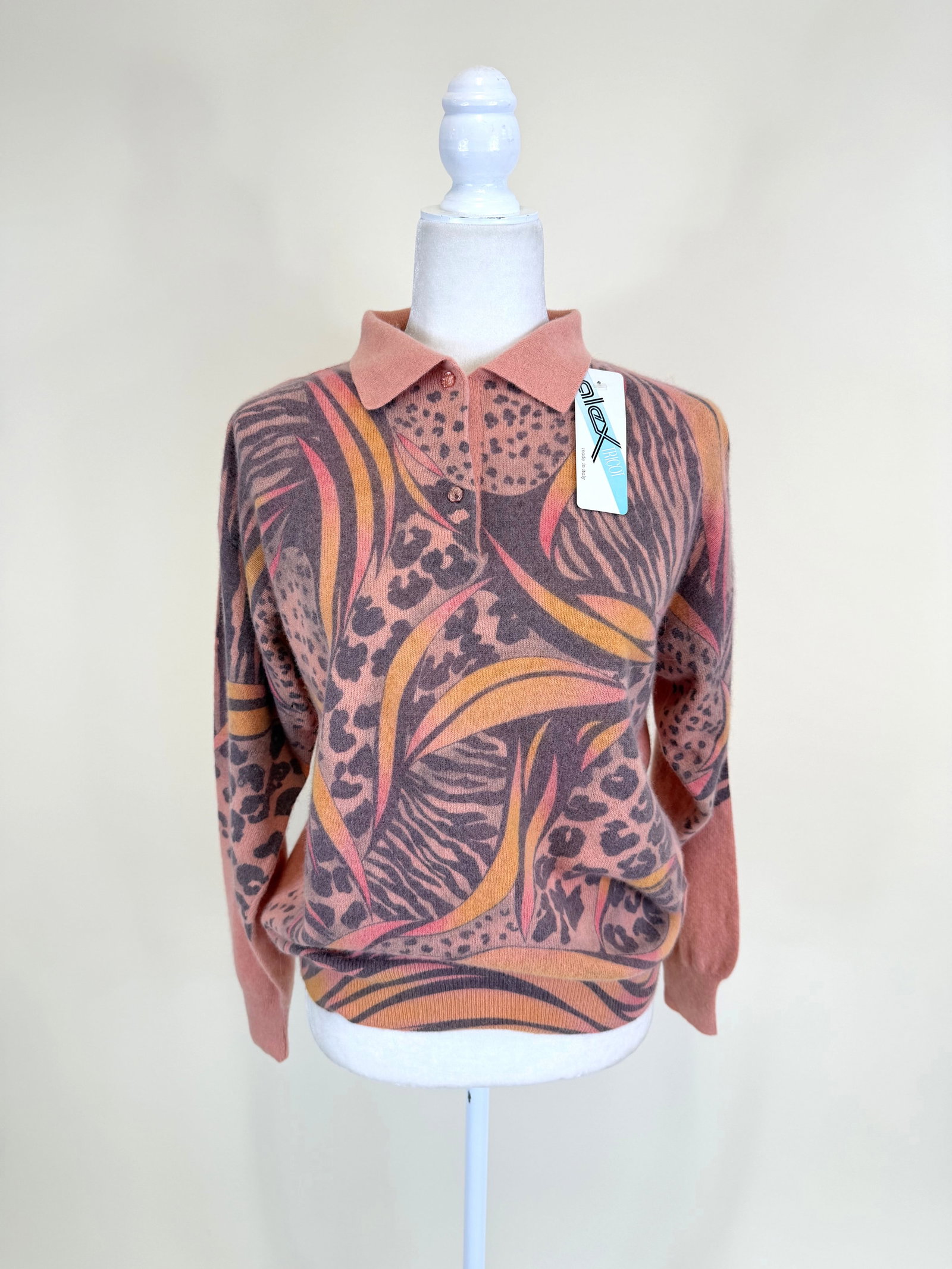 VINTAGE 1980s ITALIAN DEADSTOCK ANIMAL PRINT SWEATER: W up to 36", L 25", good condition