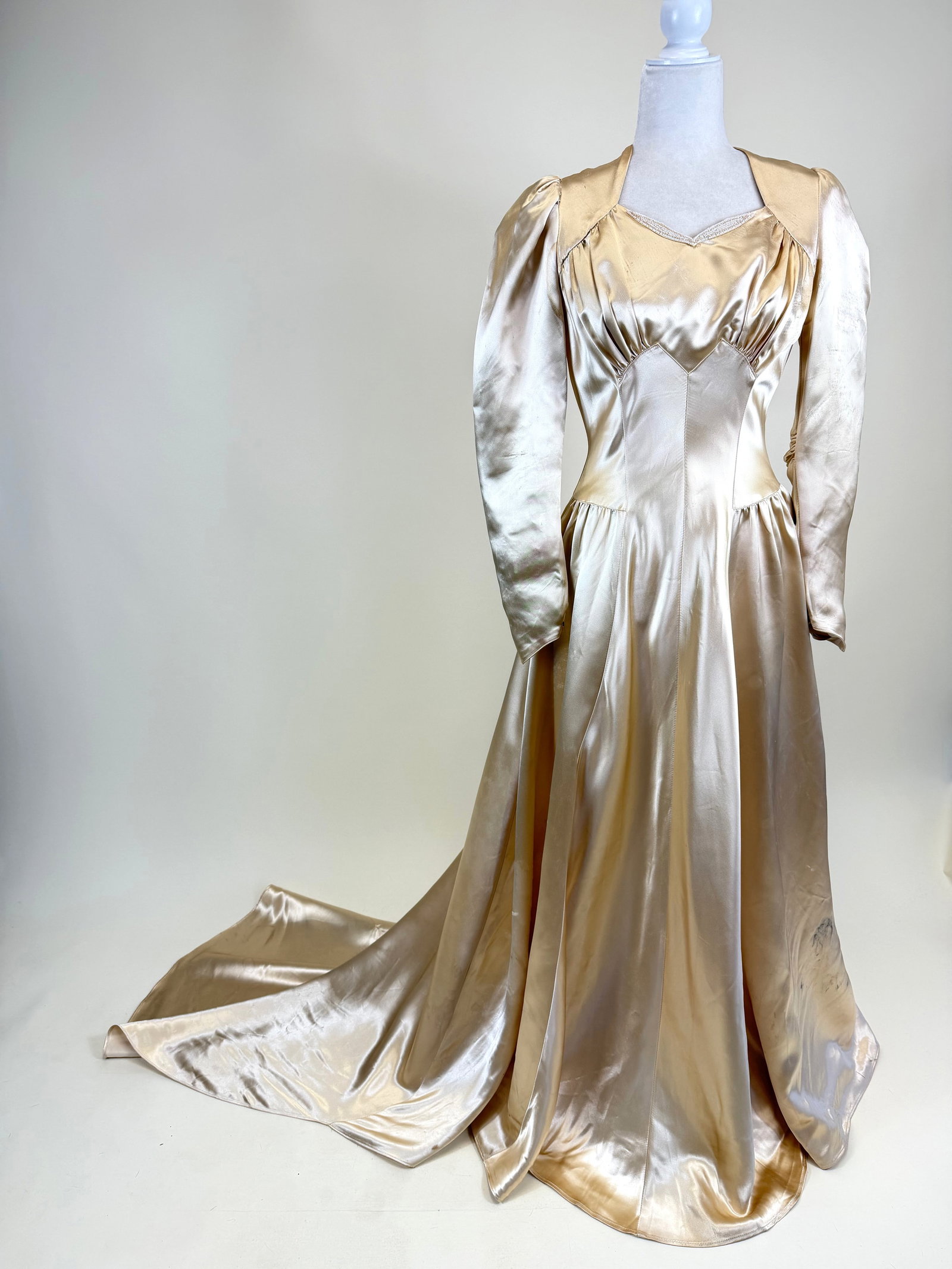 VINTAGE EARLY 1940s SATIN WEDDING GOWN: B 35", W 26", scuffing & staining, see photos