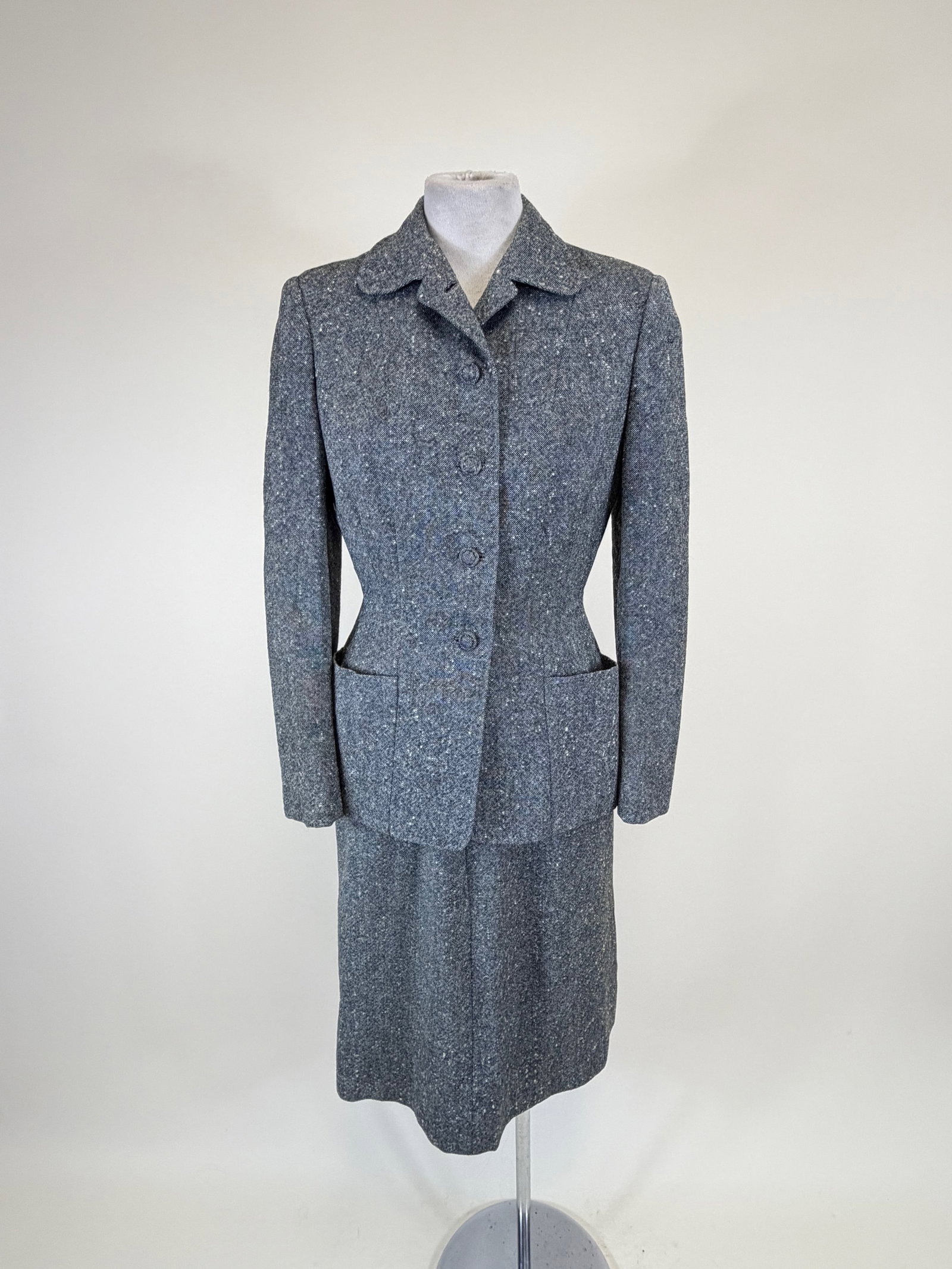 VINTAGE 1940s WOOL SKIRT SUIT (1 of 9)