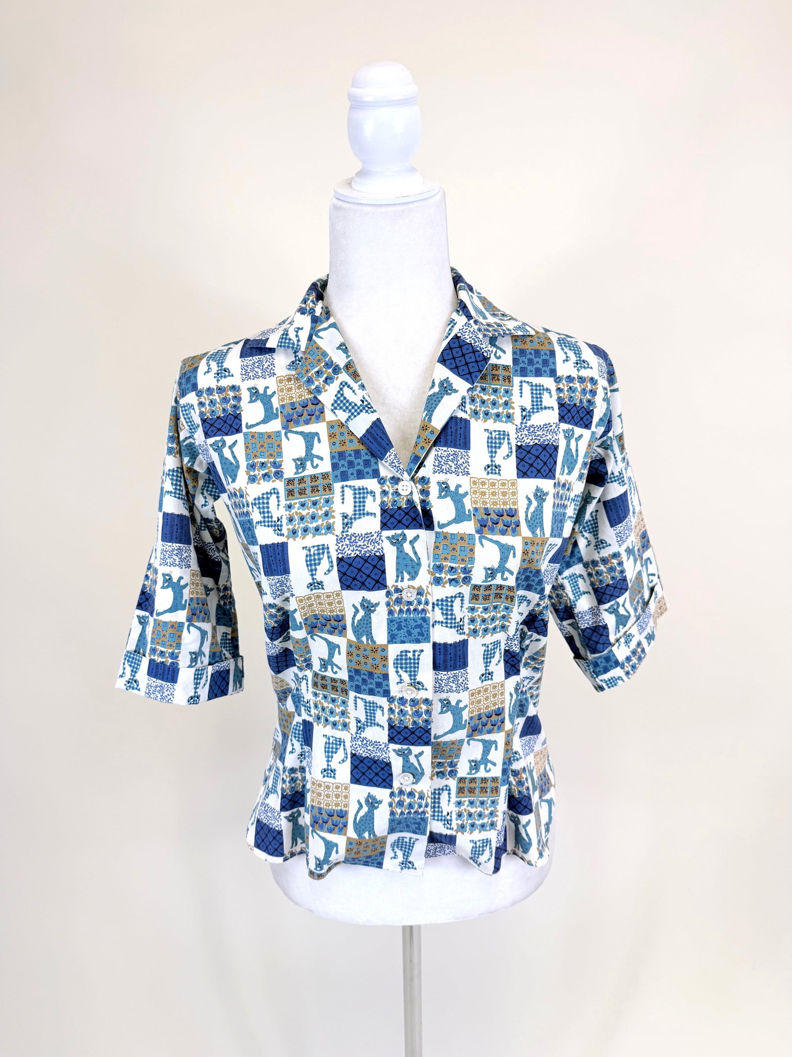 VINTAGE 1950s/1960s CAT PRINT COTTON SHIRT: B 38", W 32", good condition