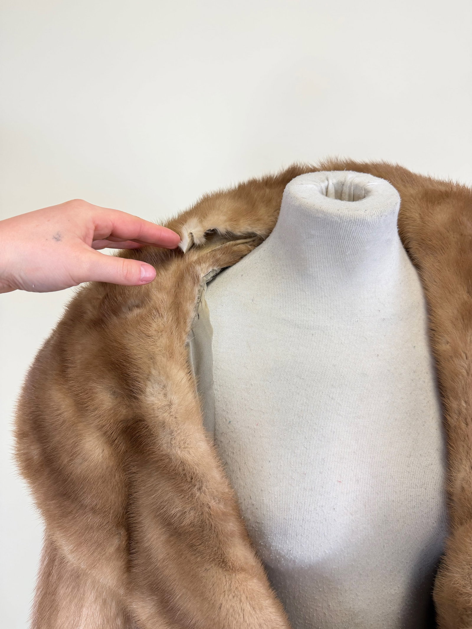 VINTAGE 1960s MINK JACKET - 6