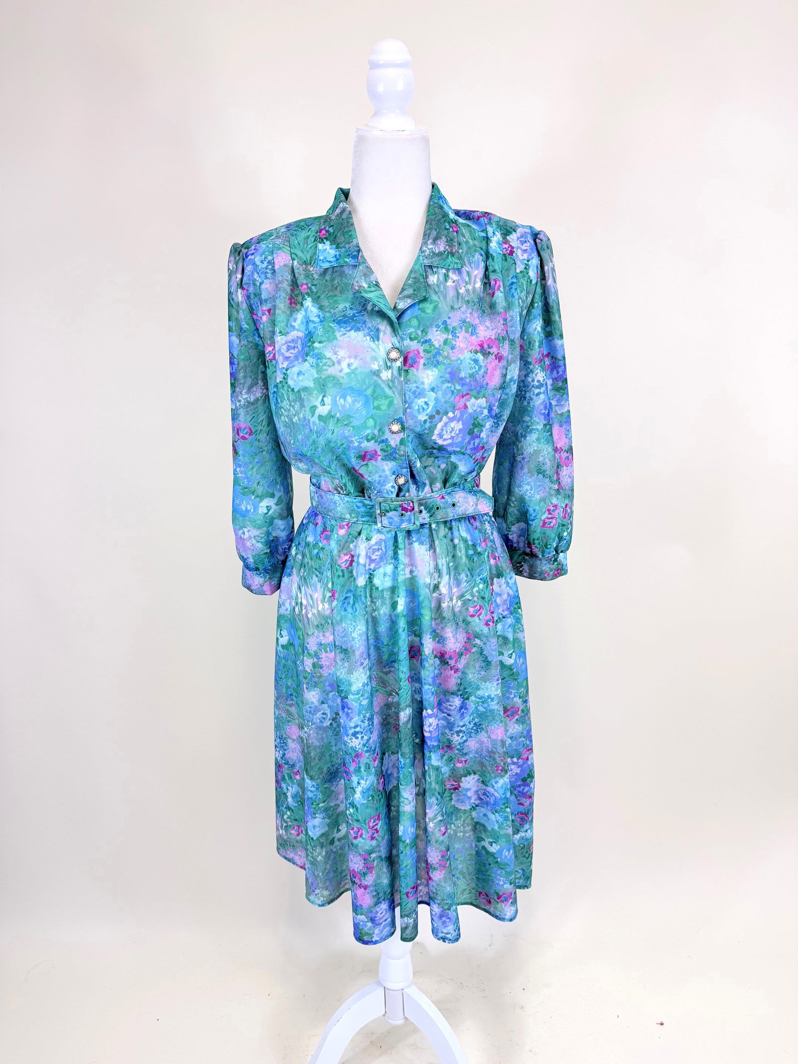 VINTAGE 1980s PRINTED AFTERNOON DRESS: w/ original belt, B 38", W up to 32", belt w/ some warping, see photos