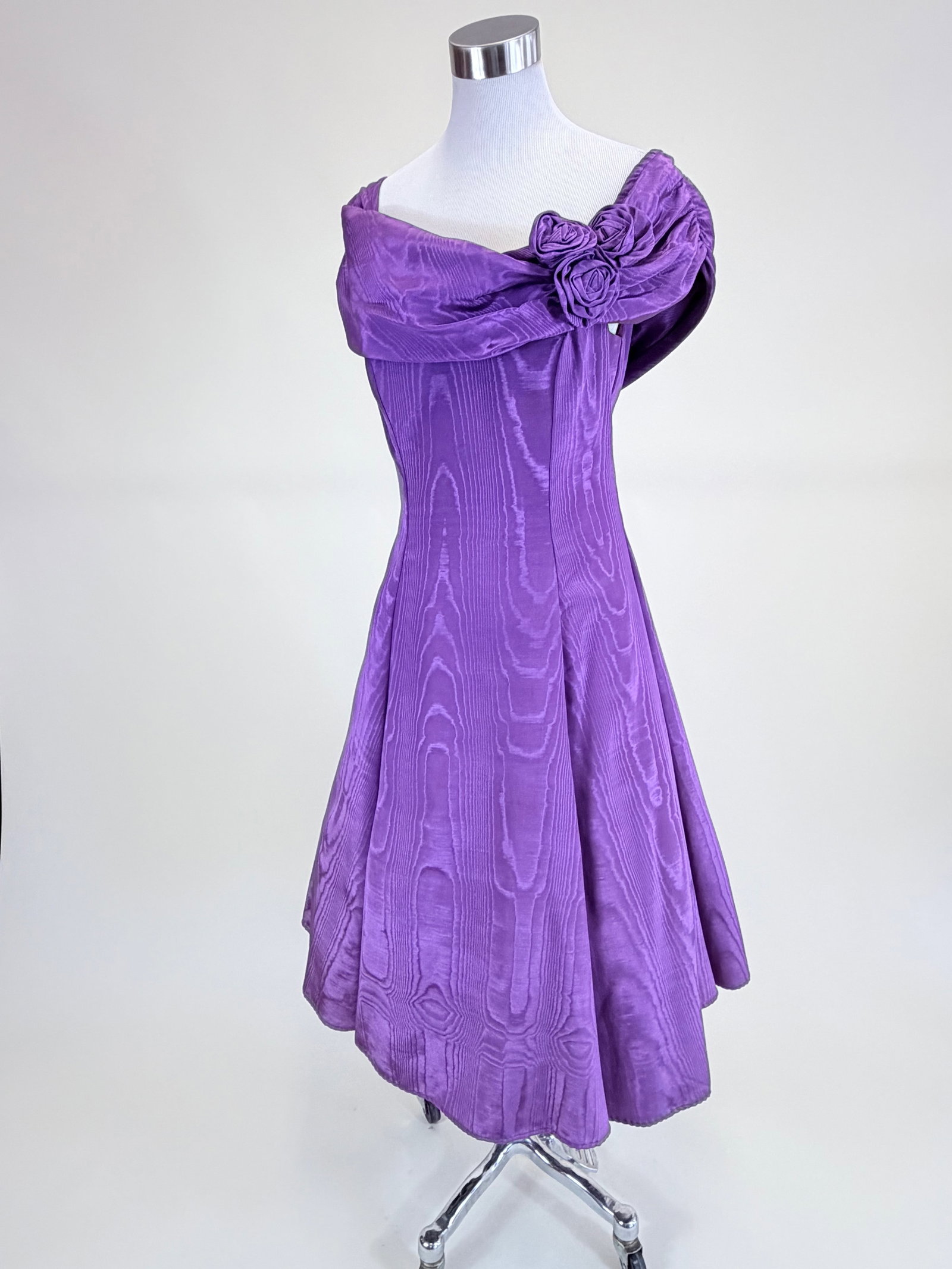 VINTAGE 1980s MOIRE PARTY DRESS: B 36", W 30", good condition