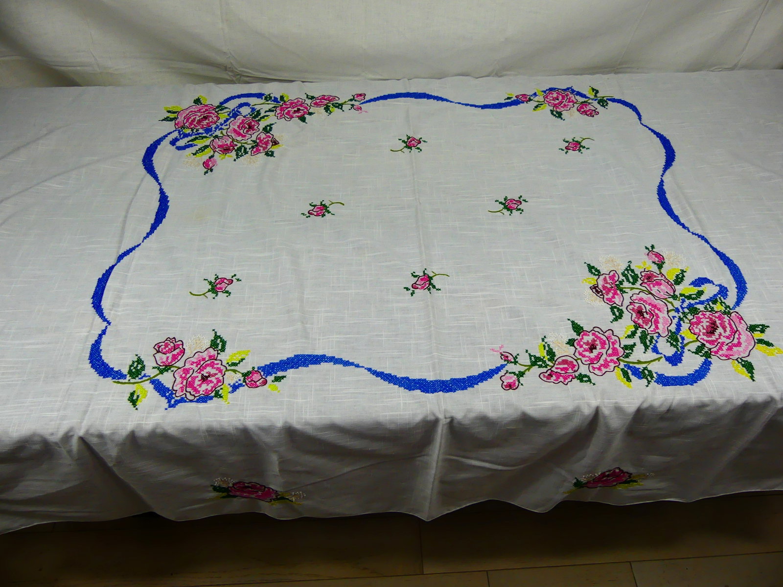 HAND EMBROIDERED FLORAL TABLE COVERING: approx. 67" x 53"