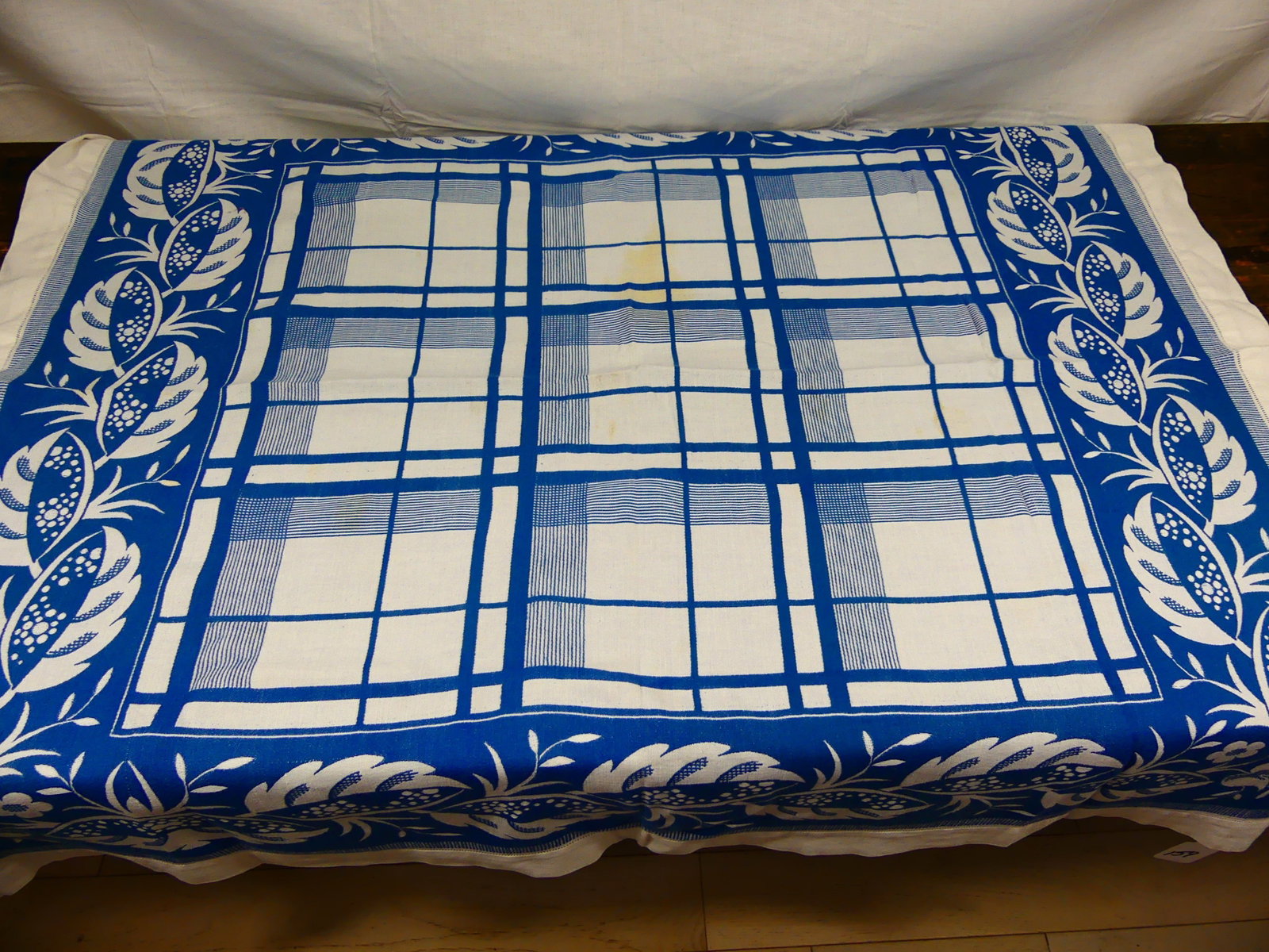 VINTAGE COTTON DAMASK TABLE COVER (1 of 3)