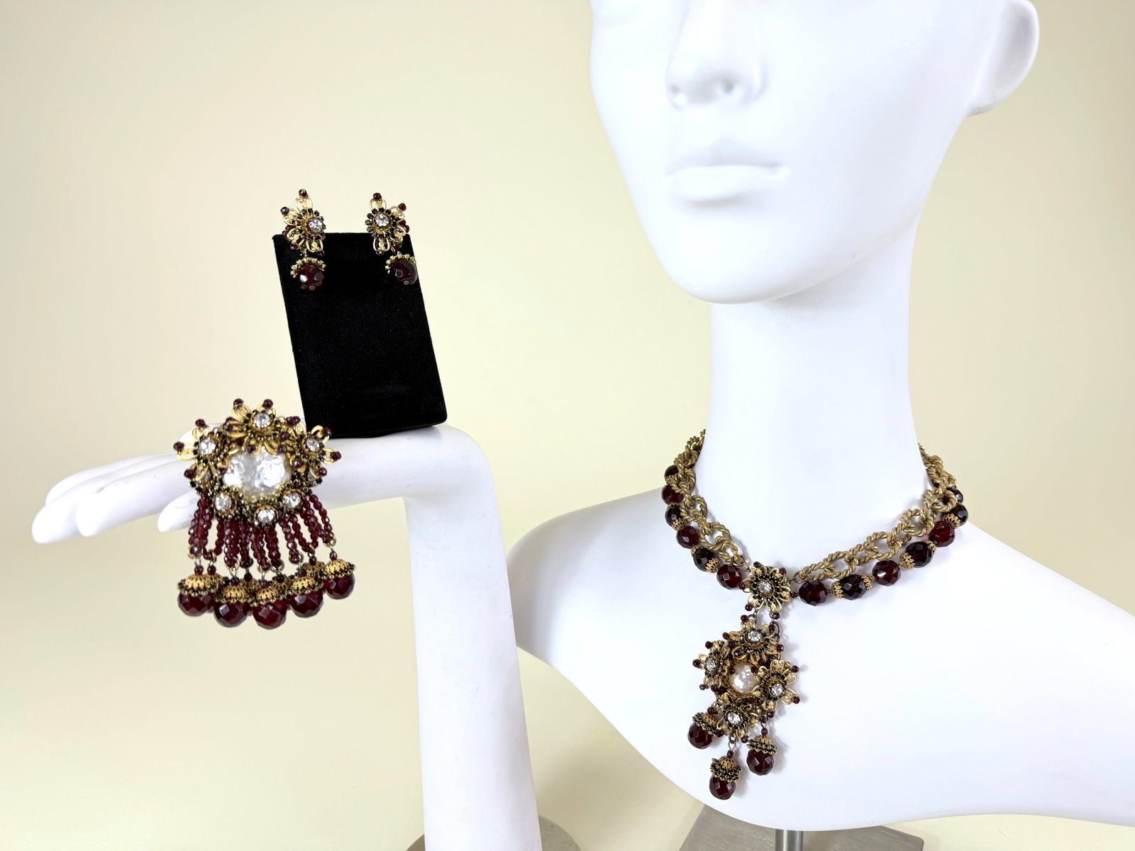 VINTAGE MIRIAM HASKELL DEMI PARURE: Necklace 16", pendant 3.5", brooch 3.25" x 2", earrings 2", see photos